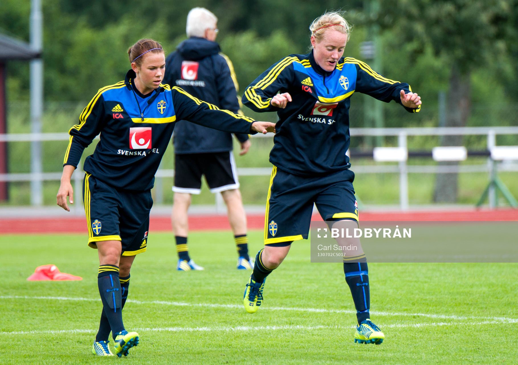 Sveriges Jessica Samuelsson och Marie Hammarström jobbar