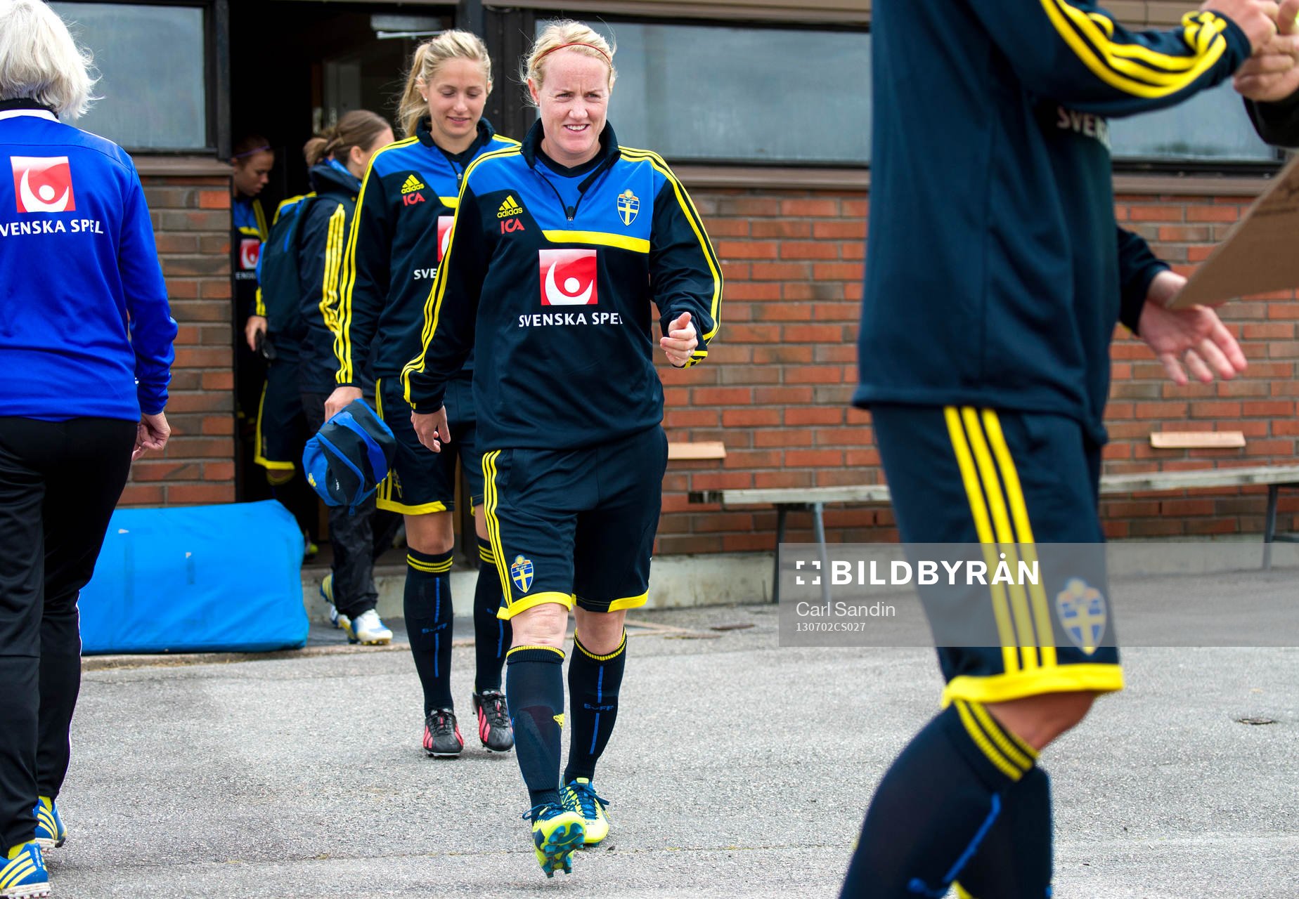 Sveriges Marie Hammarström (m) och Emmelie Konradsson (v)