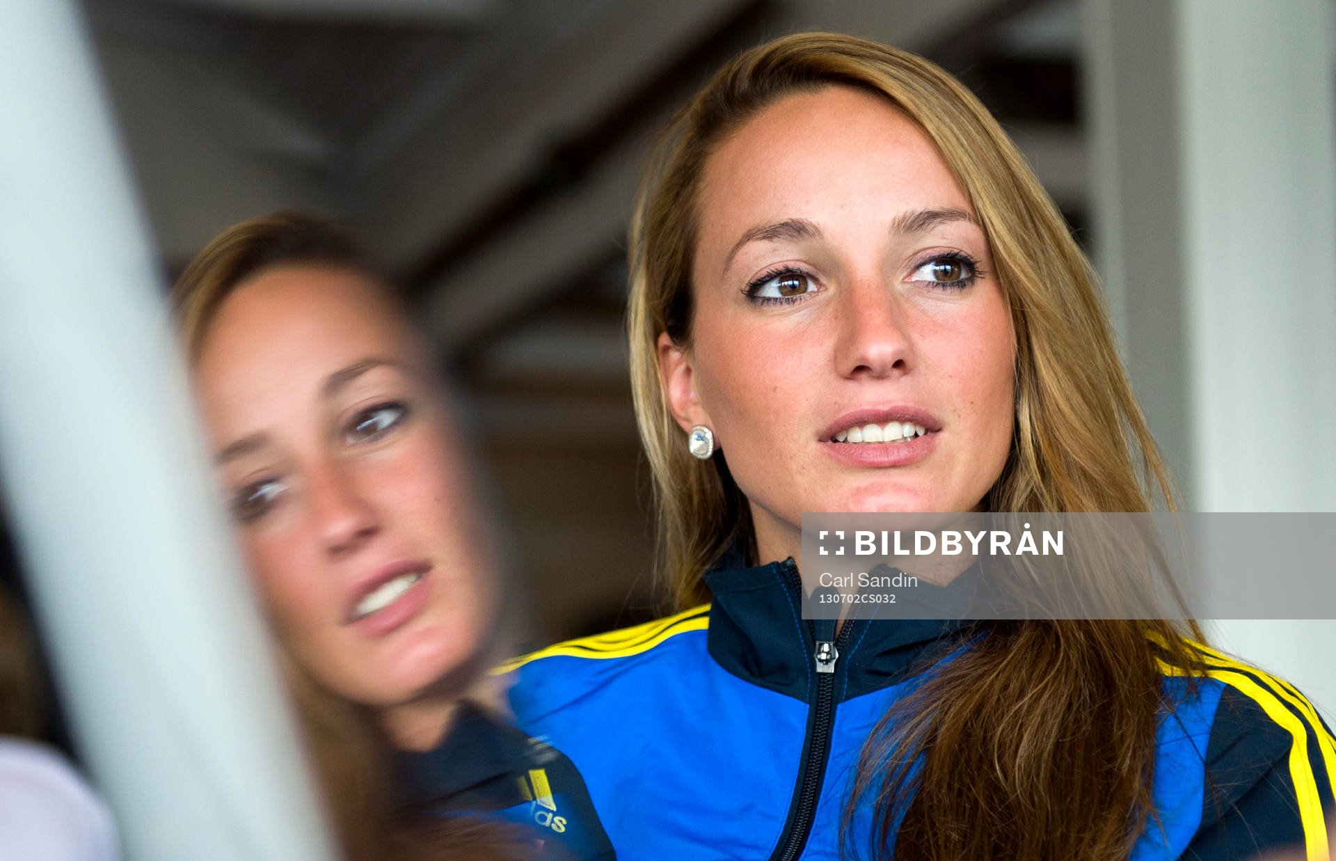 Sveriges Kosovare Asllani blir intervjuad