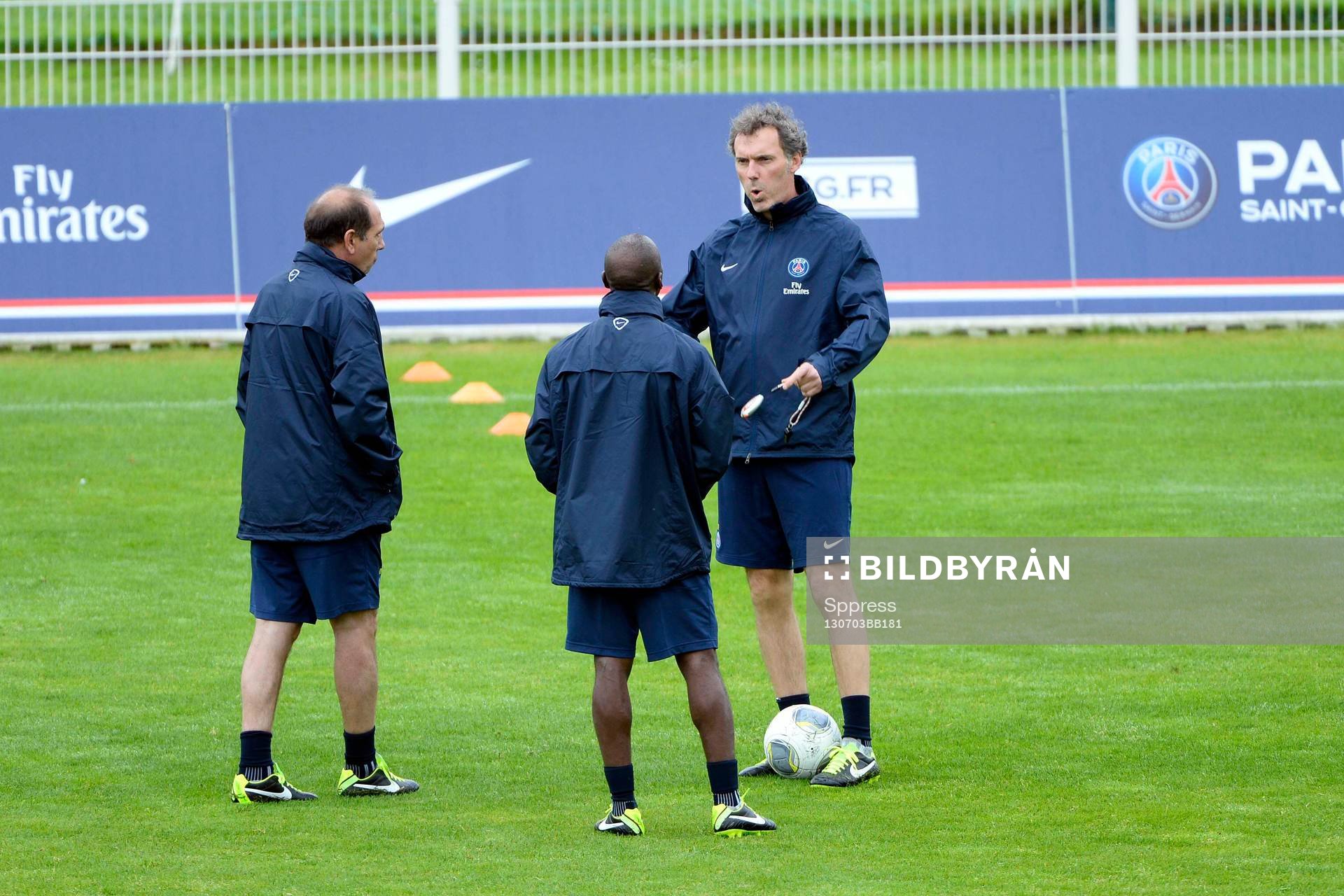 Fotboll, Träning, Paris Saint Germain: Laurent BLANC / Jean Louis GASSET / Claude MAKELELE - 03.07.2013 - Entrainement du Paris Saint Germain -Centre Technique du Football - Clairefontaine-