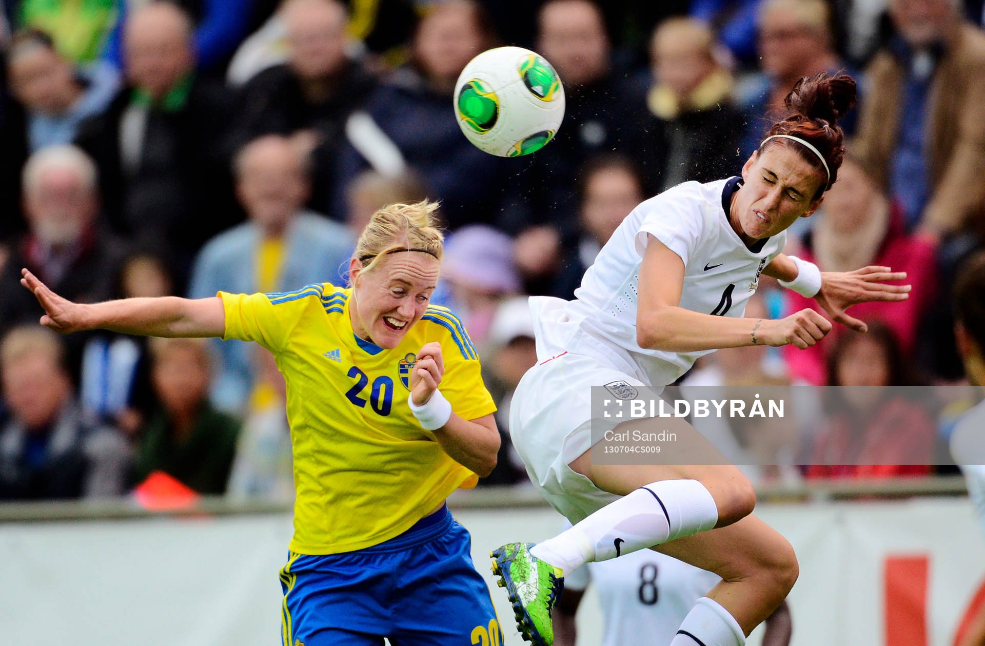 Sveriges Marie Hammarström duellerar med Englands Fara