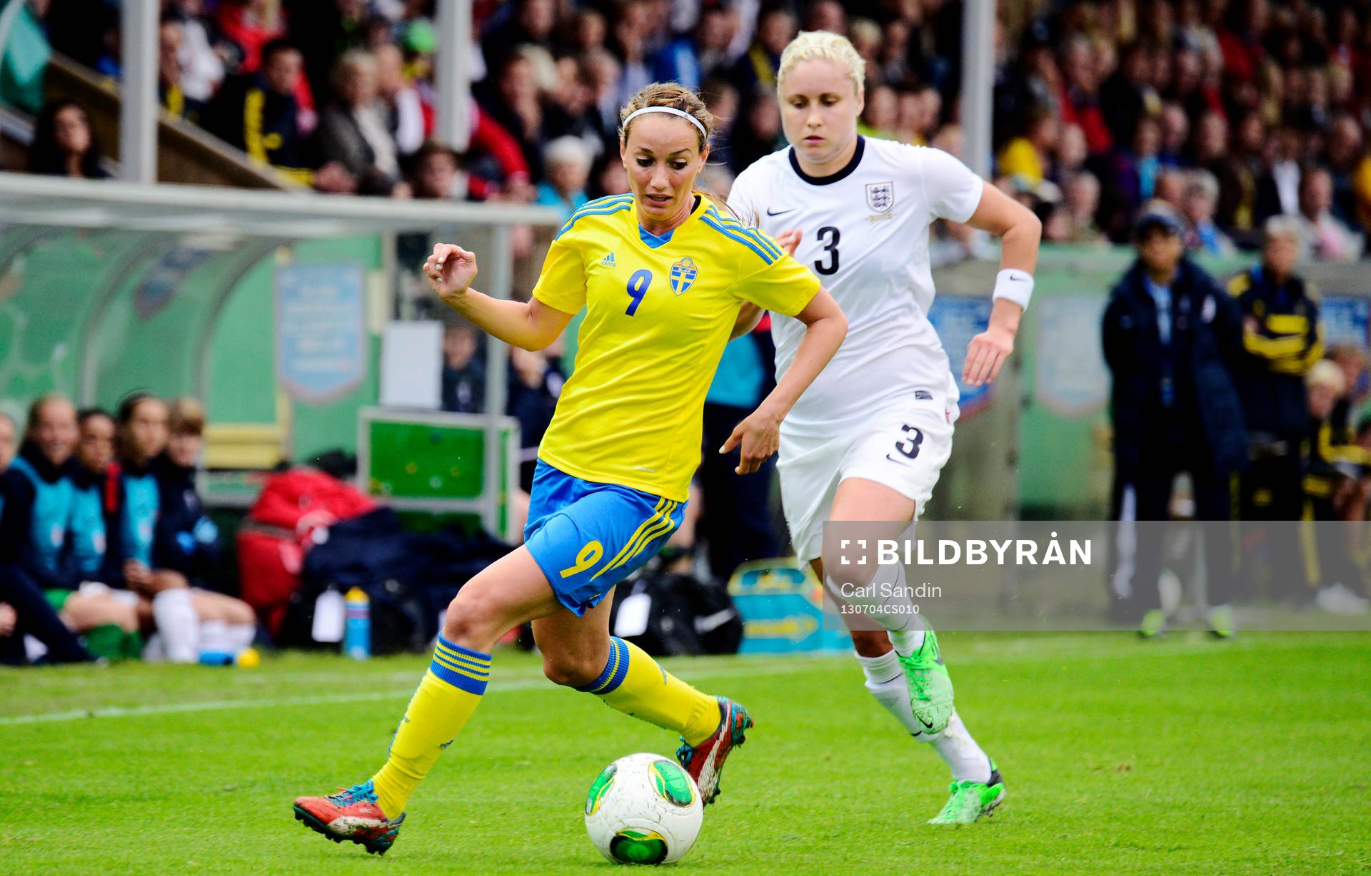 Sveriges Kosovare Asllani och Englands Steph Houghton