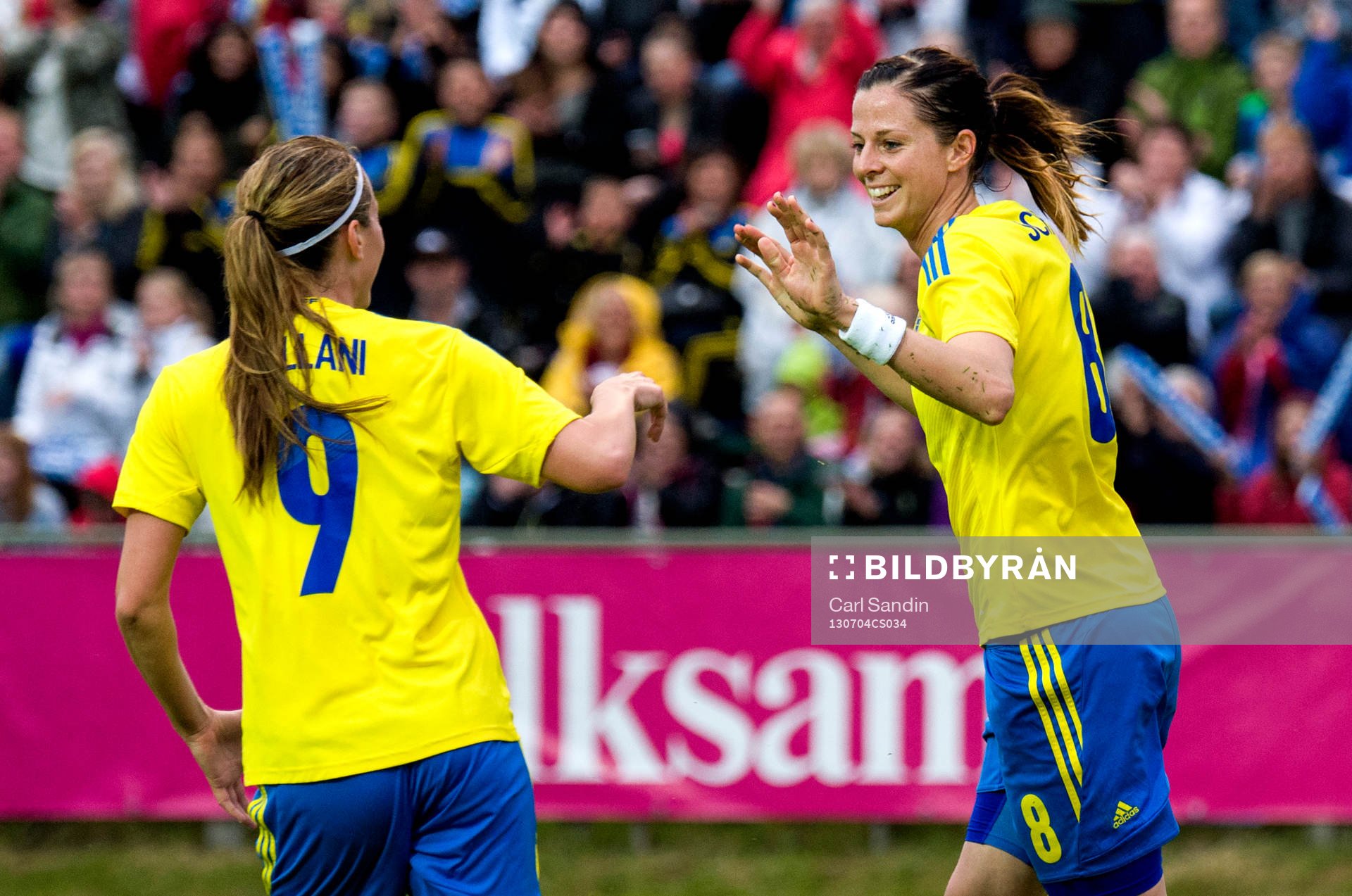 Sveriges Lotta Schelin jublar