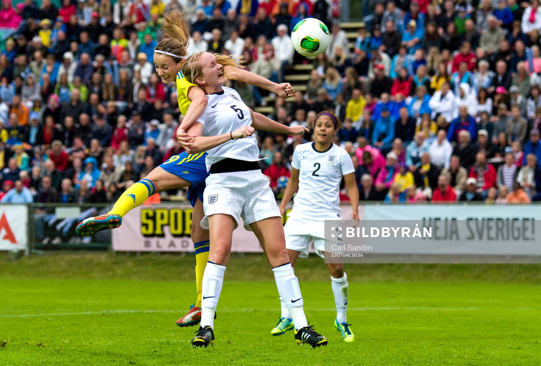 Sveriges Kosovare Asllani i nickduell med Englands Sophie