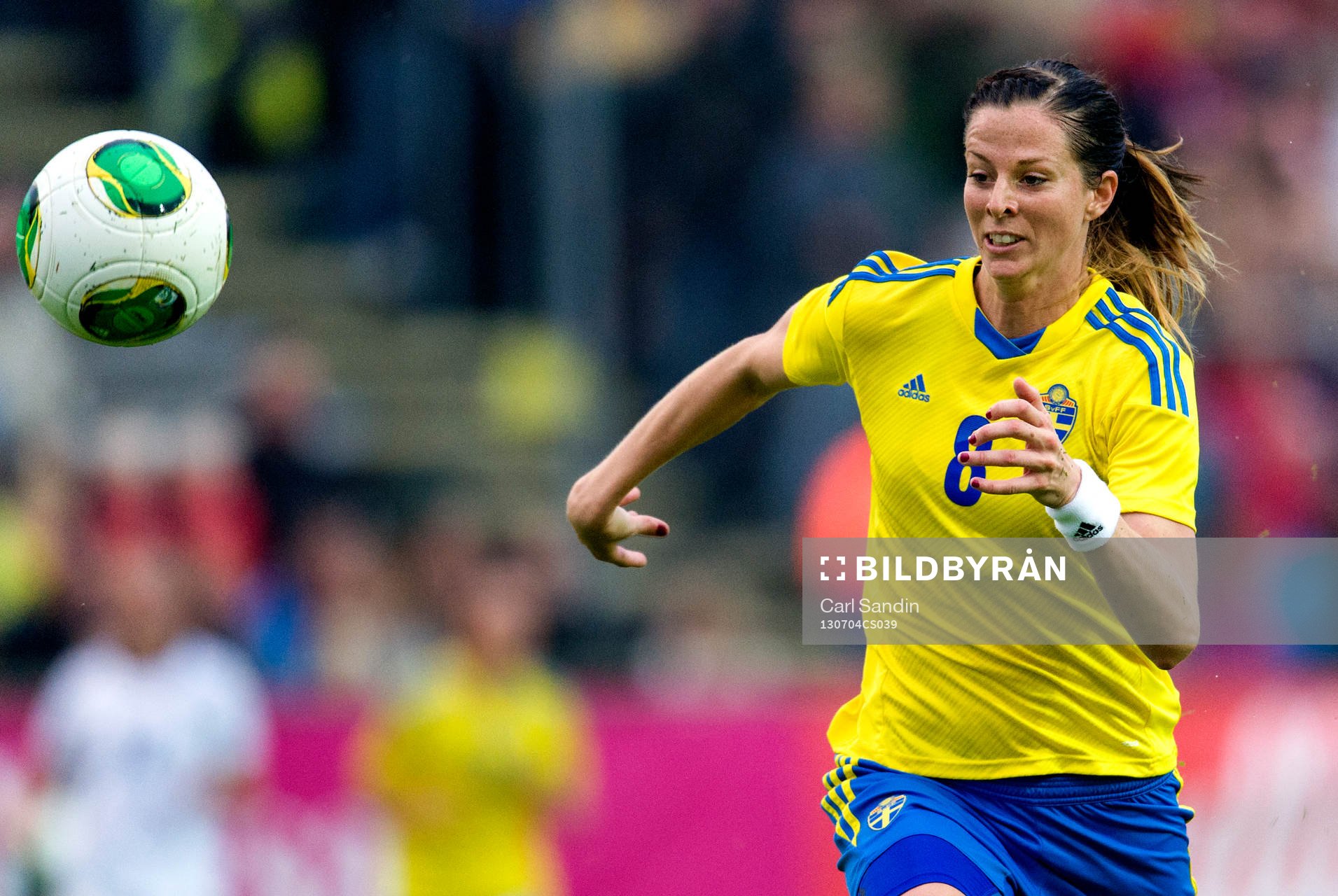 Sveriges Lotta Schelin jagar
