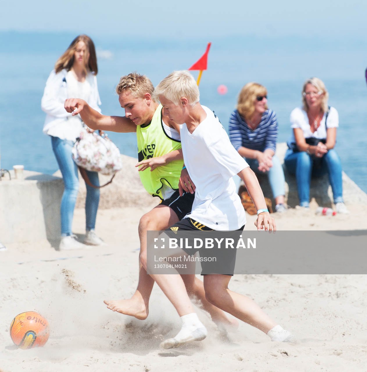 Sand, fotboll, närkamp, havsmiljö