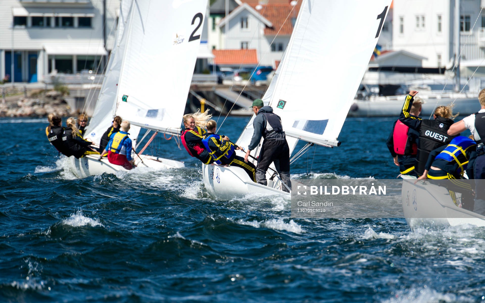 Damlandslaget provar på segling