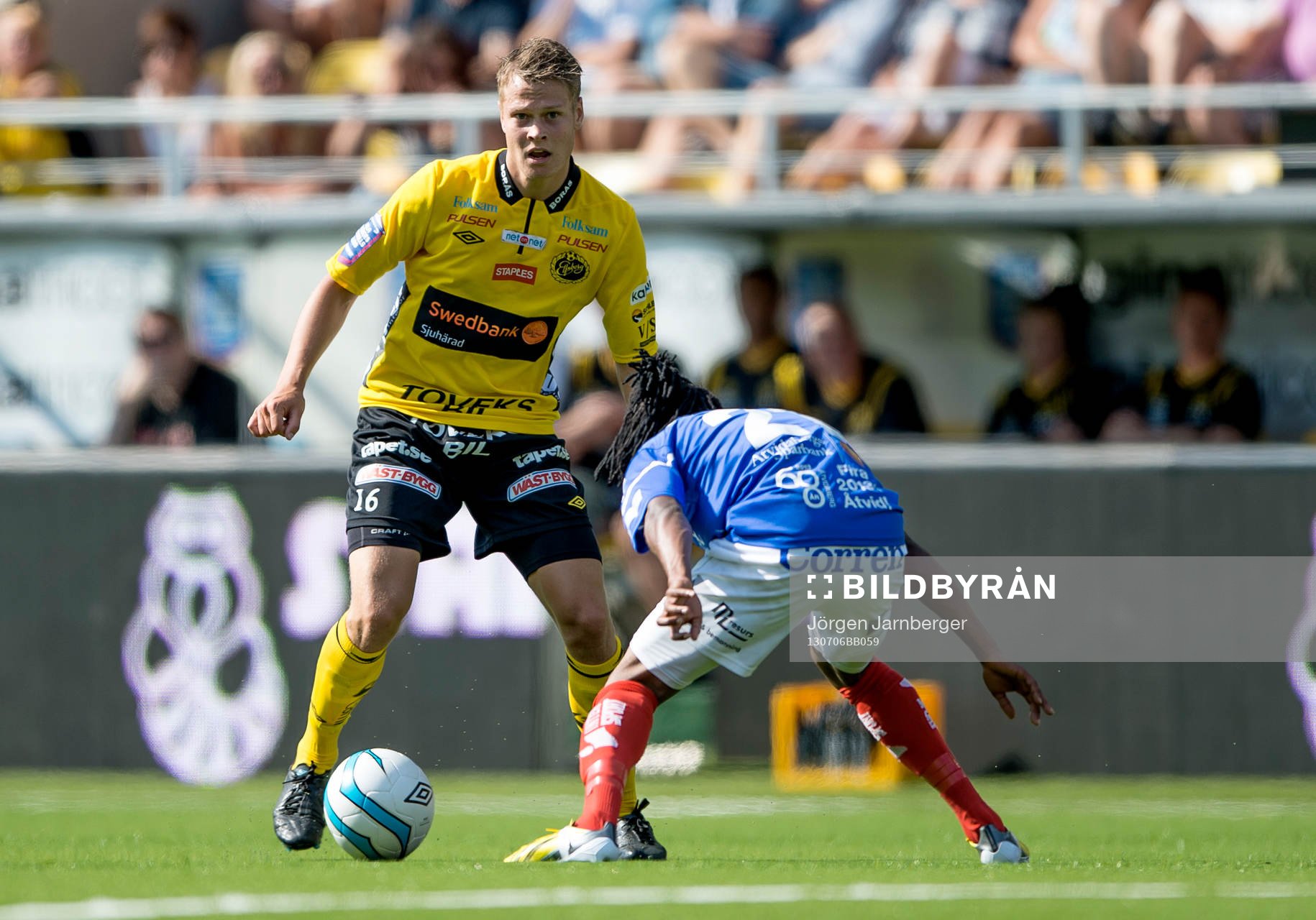 Elfsborgs Viktor Claesson tar sig förbi Åtvidabergs
