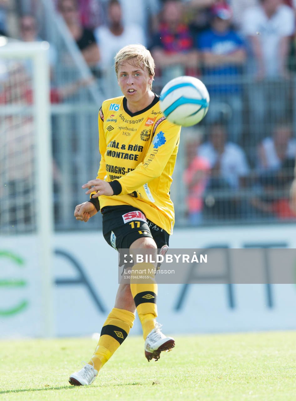 Fotboll, allsvenskan, Mjällby - Öster:  Robin Strömberg, Mjällby, i den allsvenska matchen mellan Mjällby och Öster