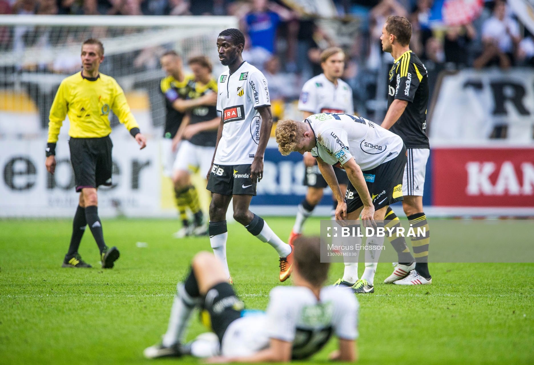 Häckens Dioh Williams och Simon Gustafson deppar
