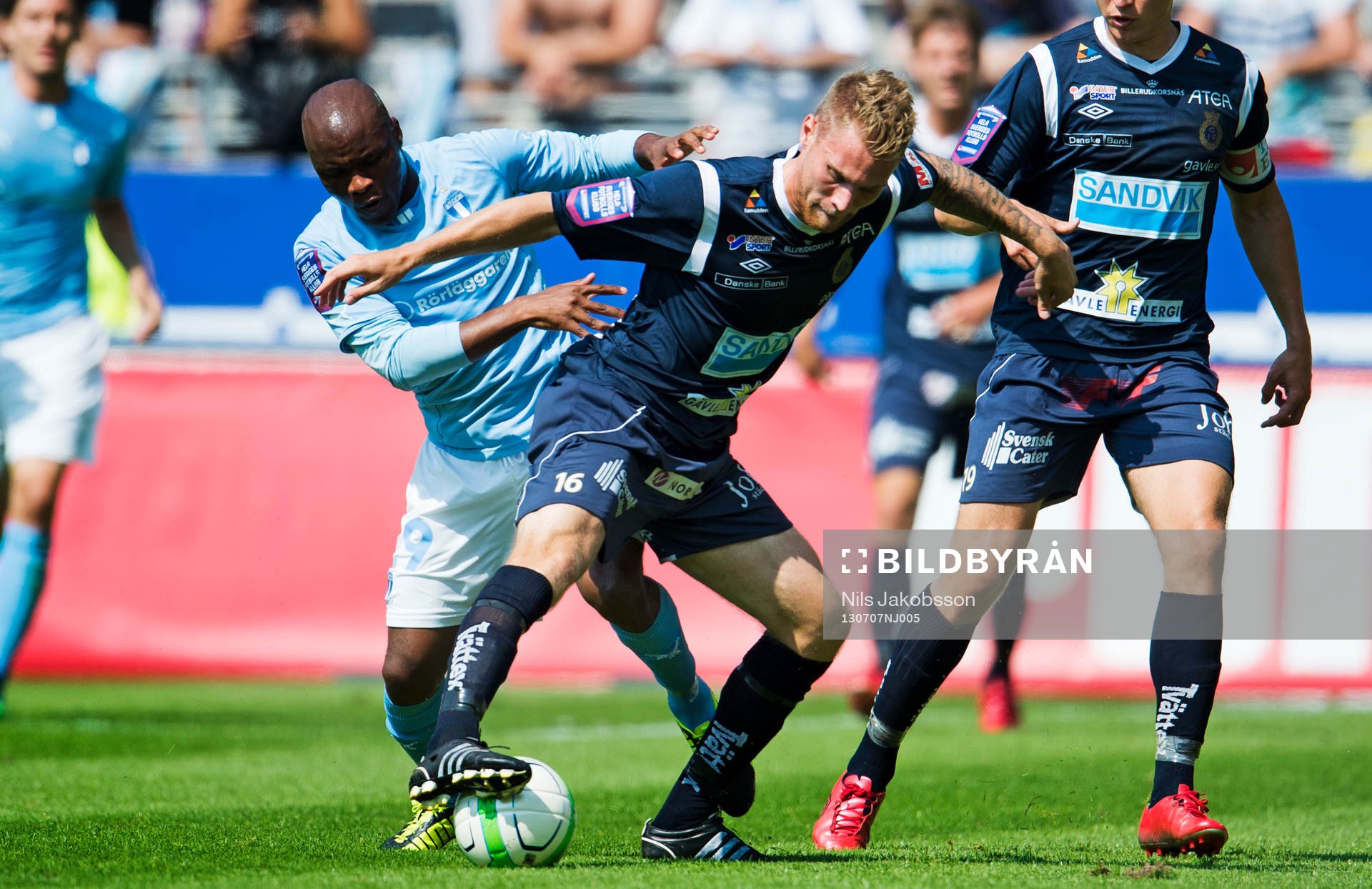 Malmö FFs Tokelo Rantie och Gefles David Fällman i