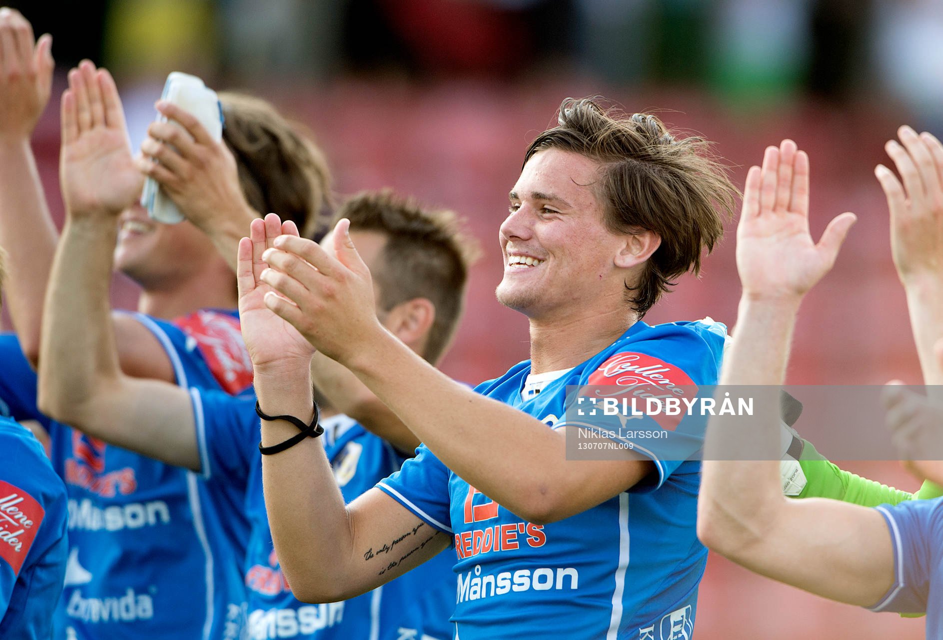 Halmstads Marcus Antonsson jublar efter att han avgjort en fotbollsmatch i Allsvenskan mellan Syrianska och Halmstad den 7 juli 2013 i Södertälje.