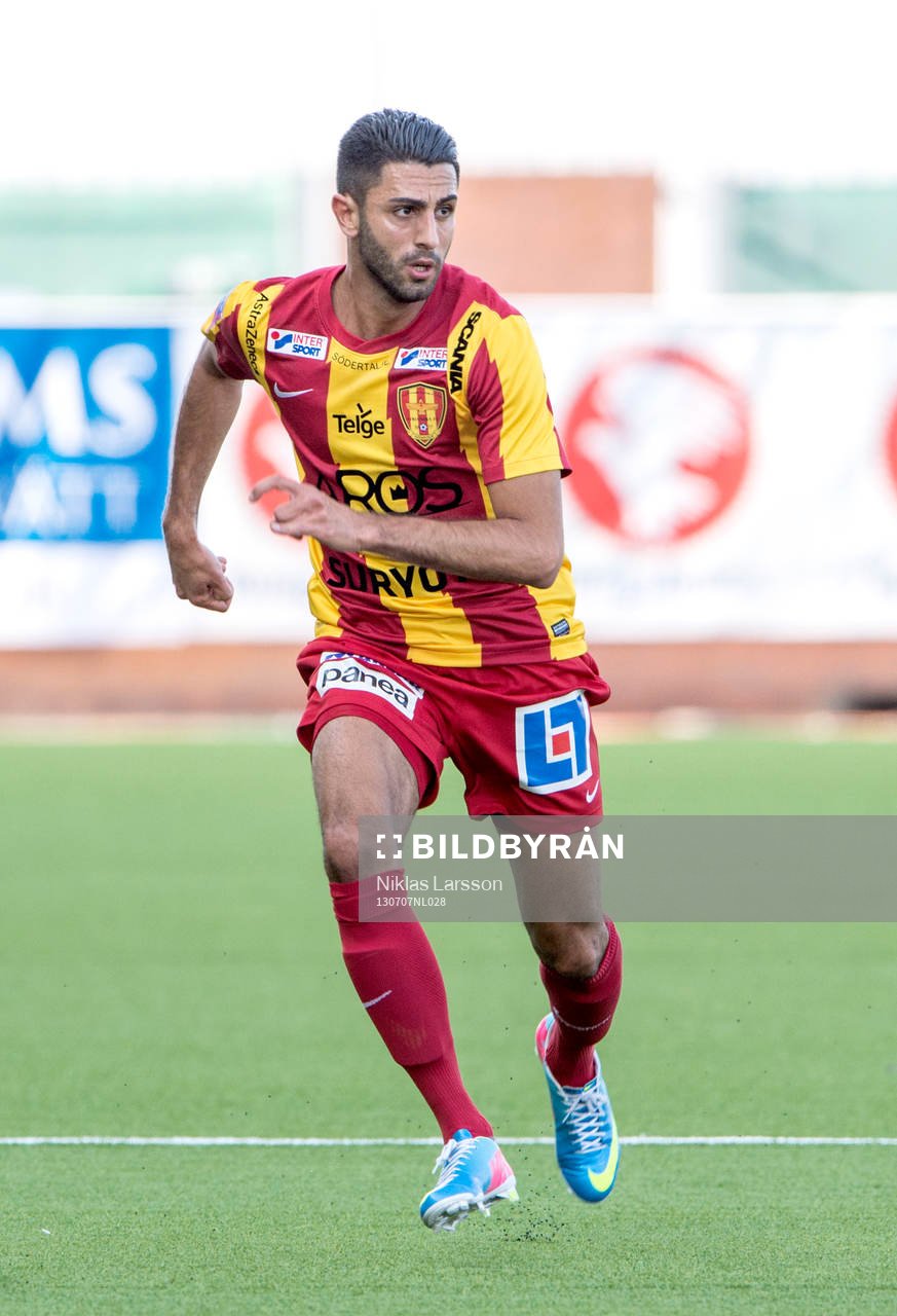 Syrianskas Isa Demir under en fotbollsmatch i Allsvenskan mellan Syrianska och Halmstad den 7 juli 2013 i Södertälje.