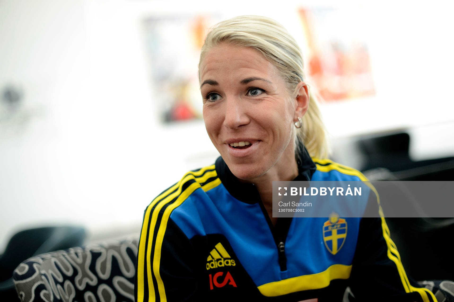 Sveriges Elin Magnusson blir intervjuad
