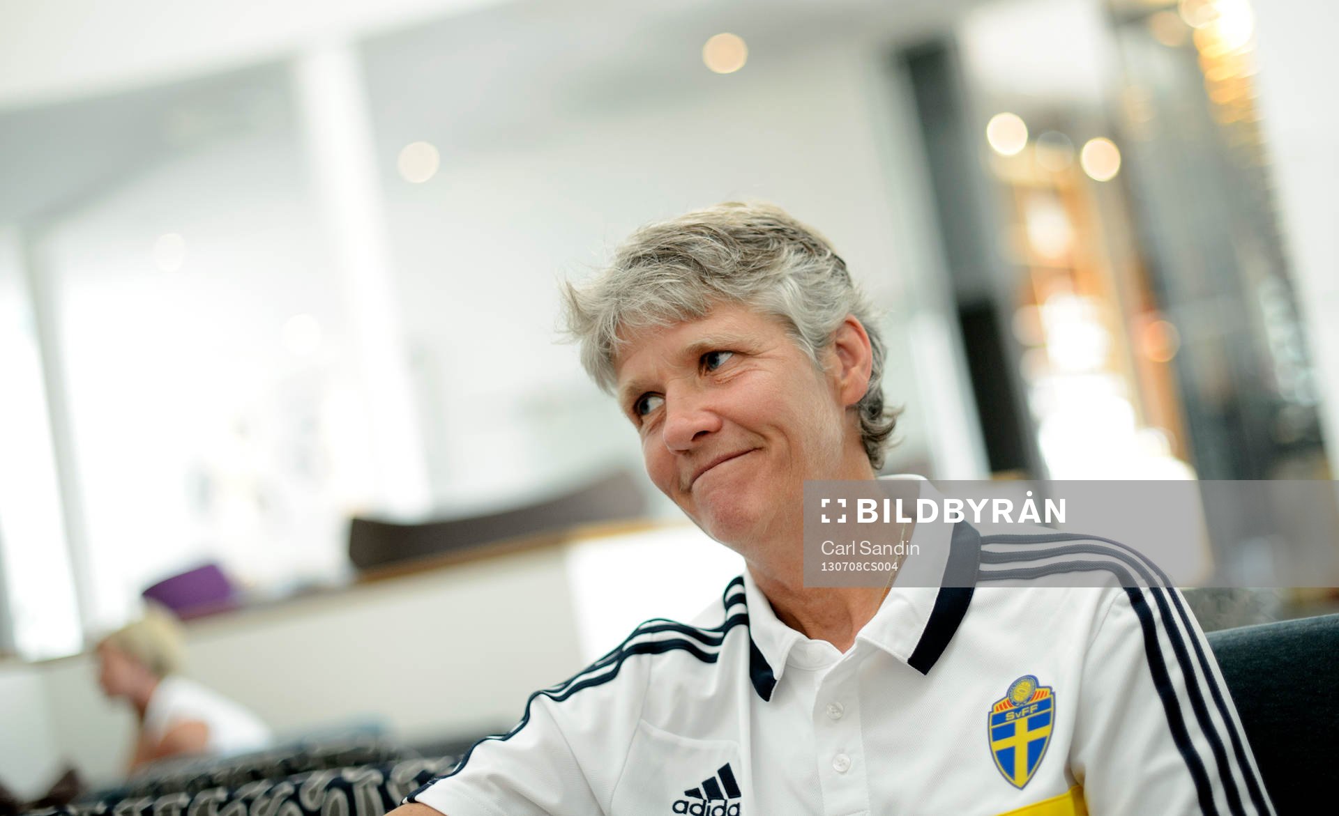 Sveriges förbundskapten Pia Sundhage blir intervjuad