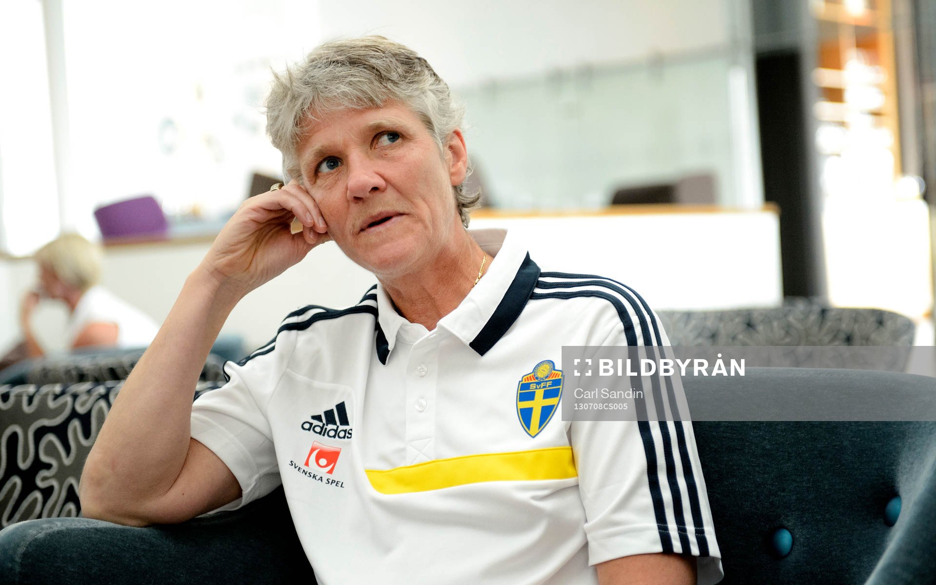 Sveriges förbundskapten Pia Sundhage blir intervjuad