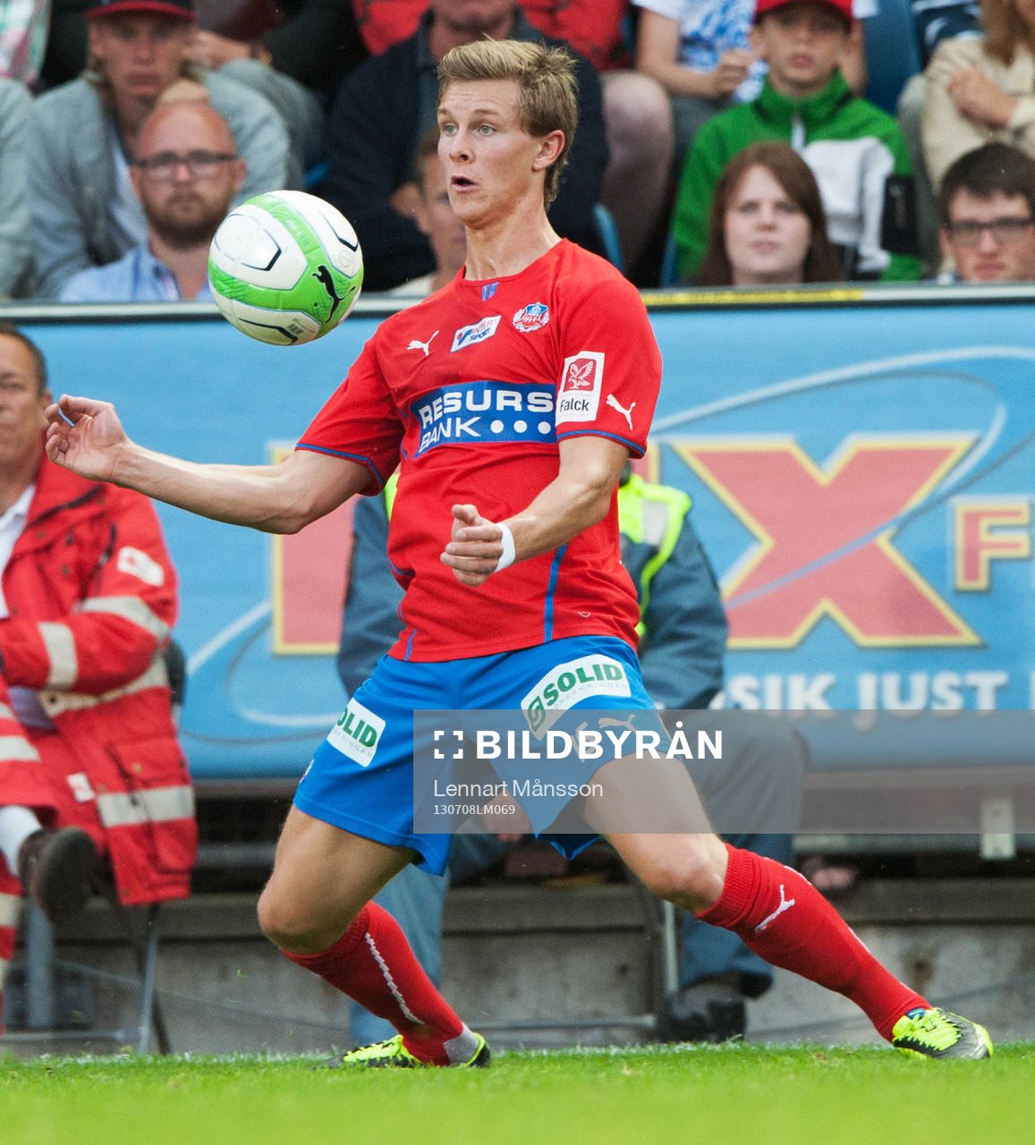Emil Krafth, Helsingborg, nedtagning på bröstet, i