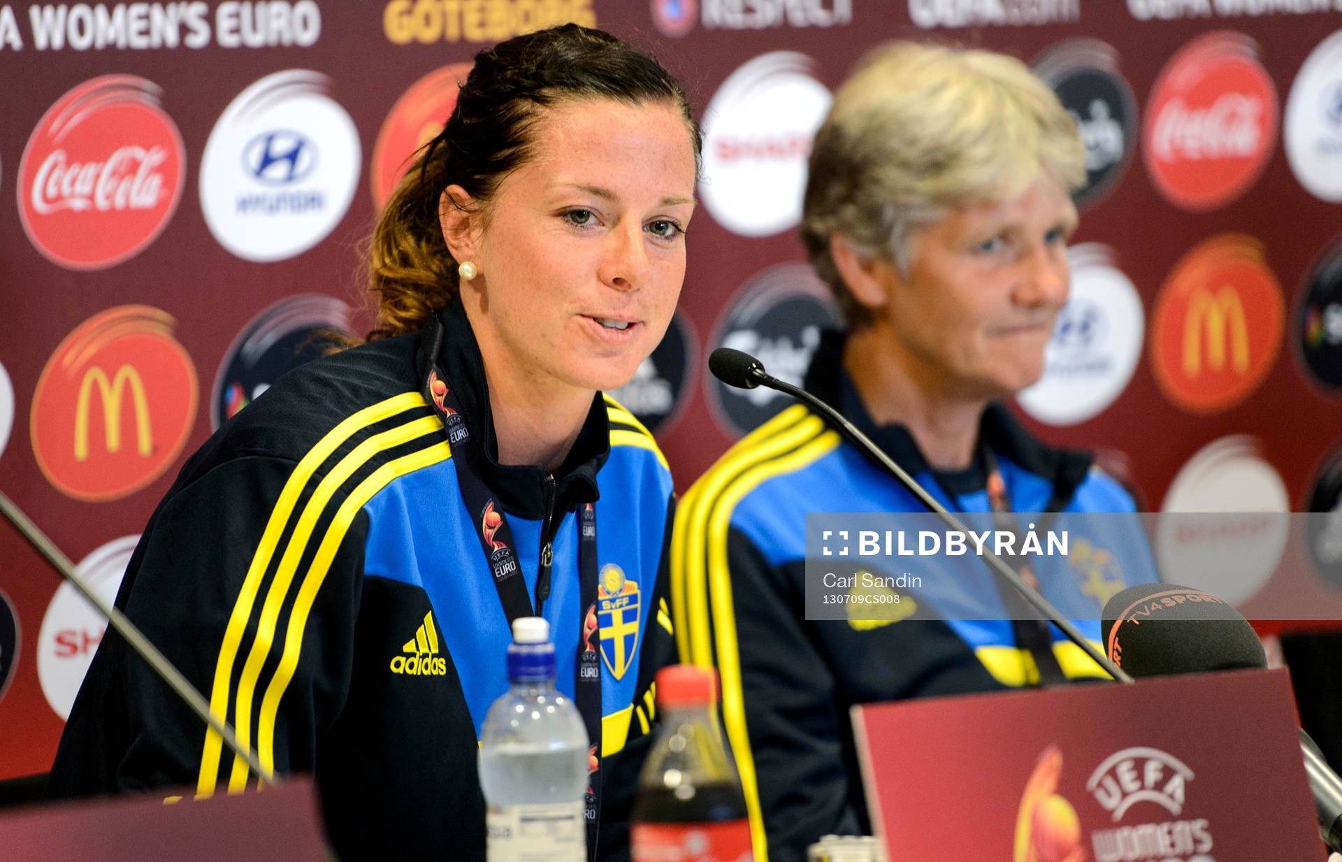 Sveriges Lotta Schelin svarar på frågor