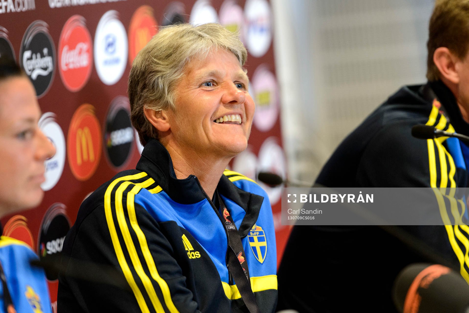 Sveriges förbundskapten Pia Sundhage ser glad ut under presskonferensen inför premiärmatchen mot Danmark den 9 juli 2013 i Göteborg.