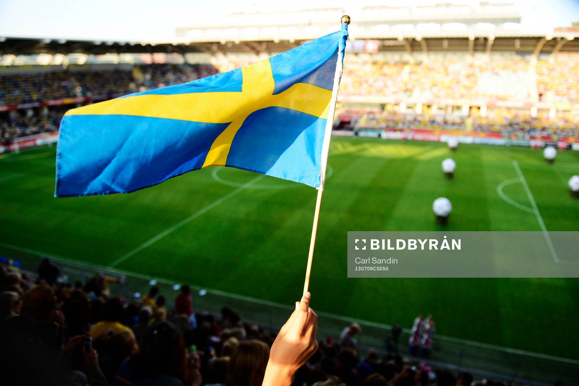Sveriges flagga på Gamla Ullevi innan matchen mellan