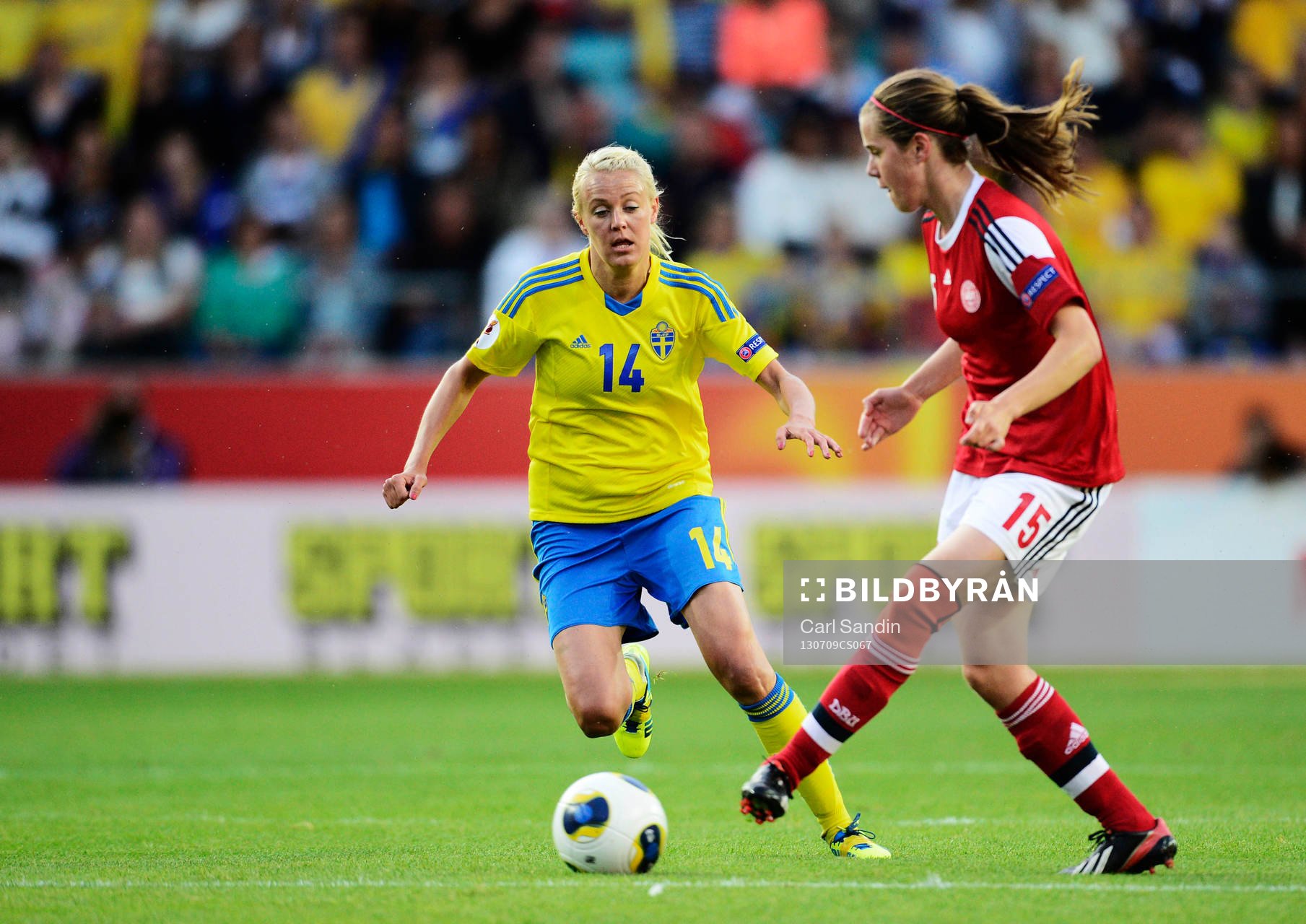 Sveriges Josefine Öqvist och Danmarks Sofie Pedersen  i