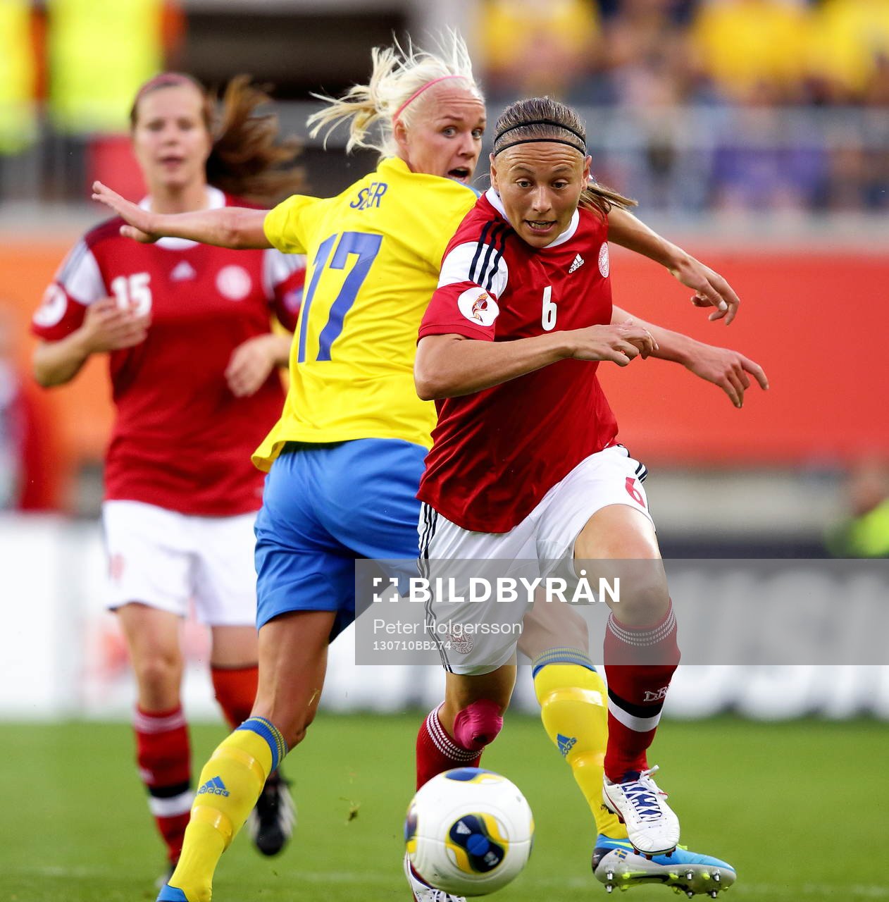 Danmarks Mariann Knudsen rycker ifrån Sveriges Caroline