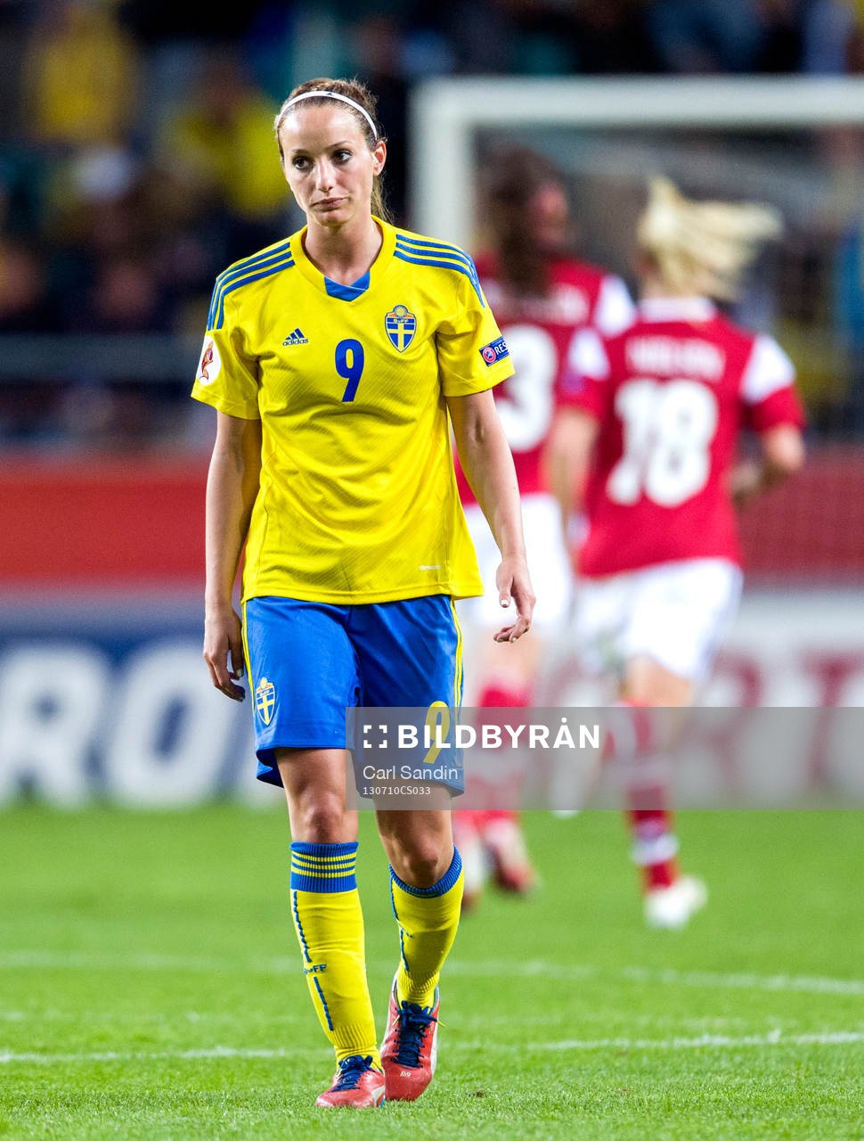Sveriges Kosovare Asllani deppar