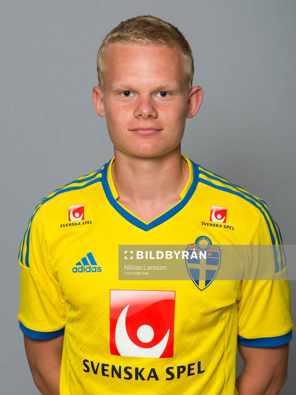 Nils Dirke spelar i det svenska P17 landslaget i fotboll