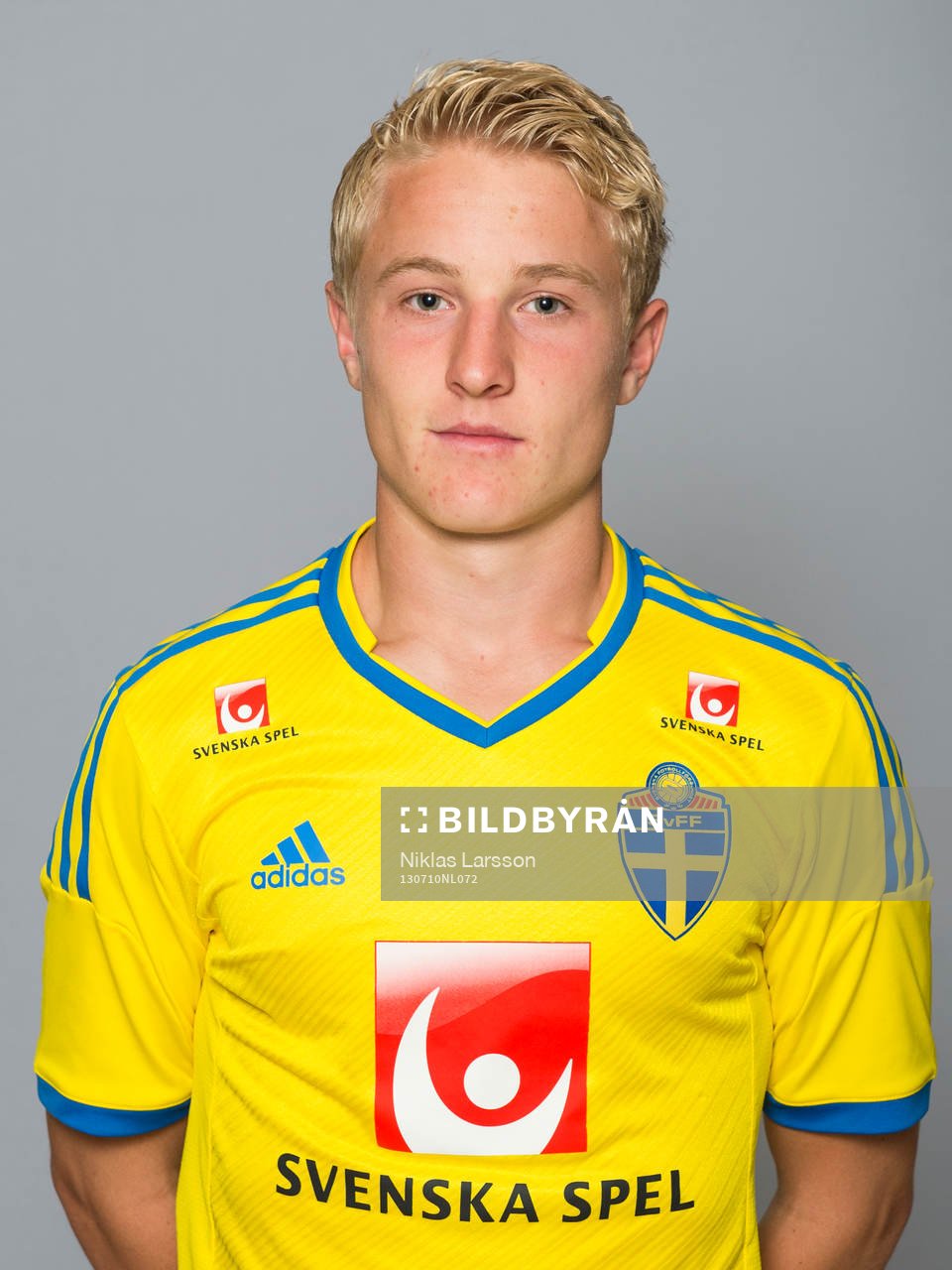 Franz Brorsson spelar i det svenska P17 landslaget i fotboll, den 10 juli 2013 i Stockholm, Sverige.