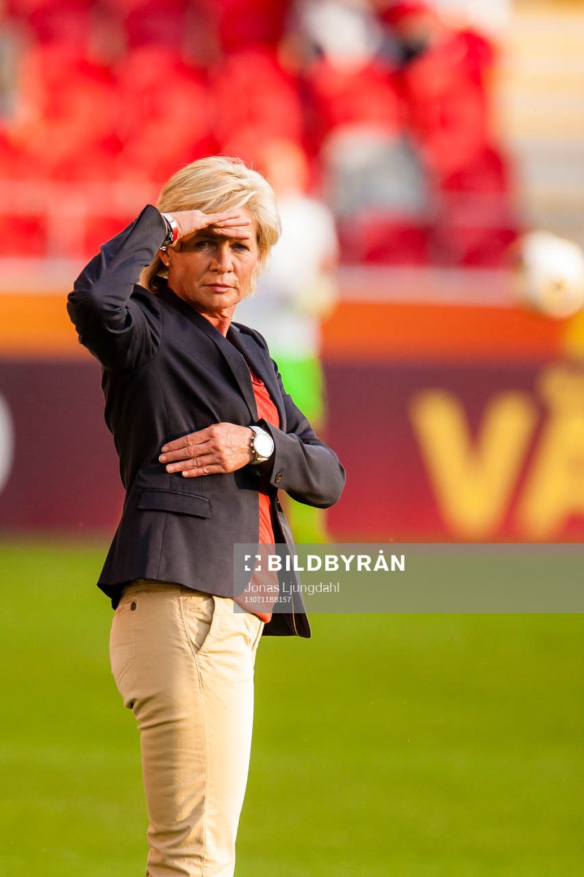 Tysklands förbundskapten, Silvia Neid innan matchen mellan