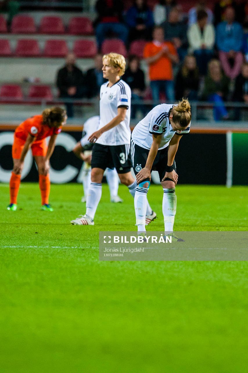 Tysklands Simone Laudehr är besviken