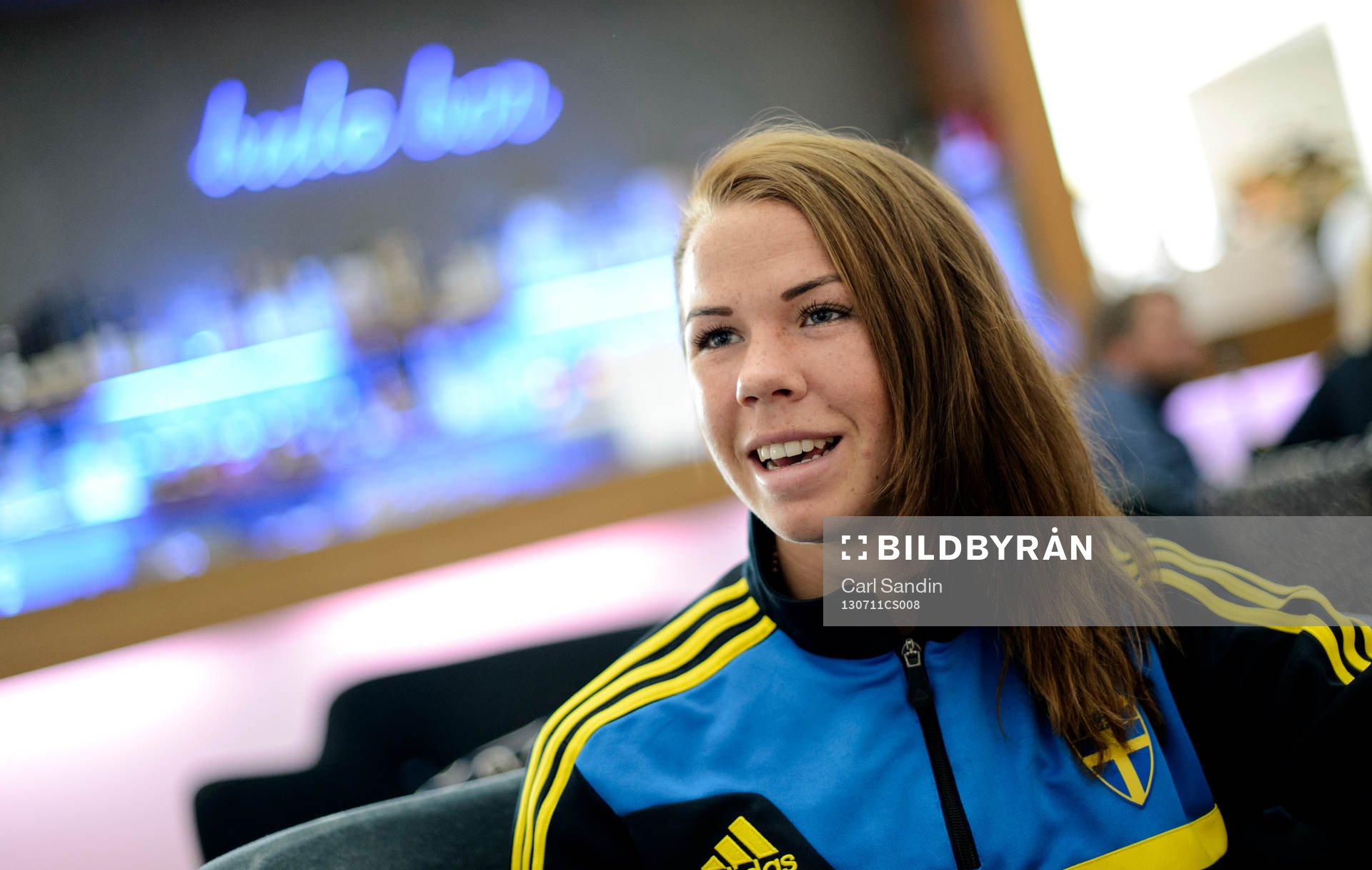 Sveriges Jessica Samuelsson blir intervjuad