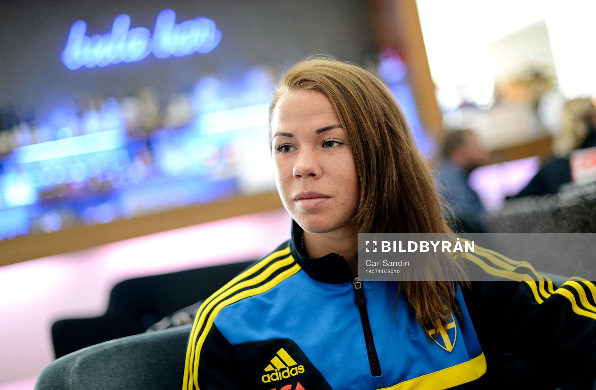 Sveriges Jessica Samuelsson blir intervjuad