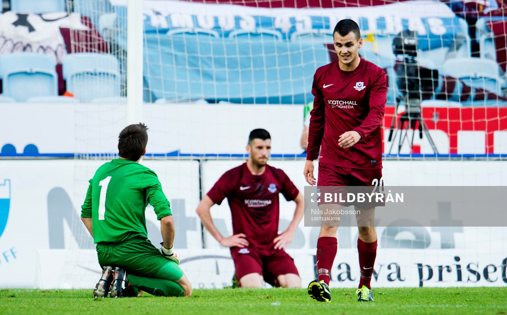 Droghedea United FCs Michael Daly deppar