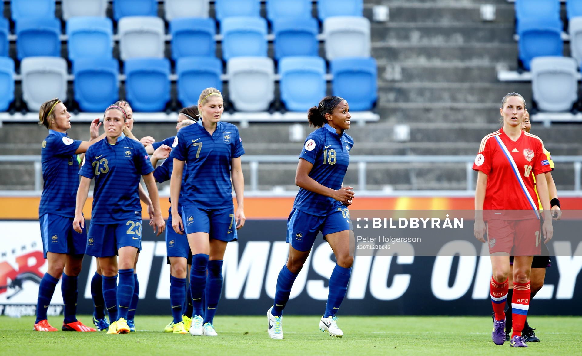 Mål 2-0 av Frankrikes Marie-Laure Deli (nummer 18),