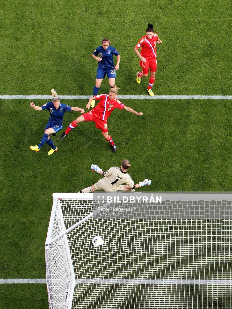 Mål 3-0 av Frankrikes Eugénie Le Sommer bakom Rysslands