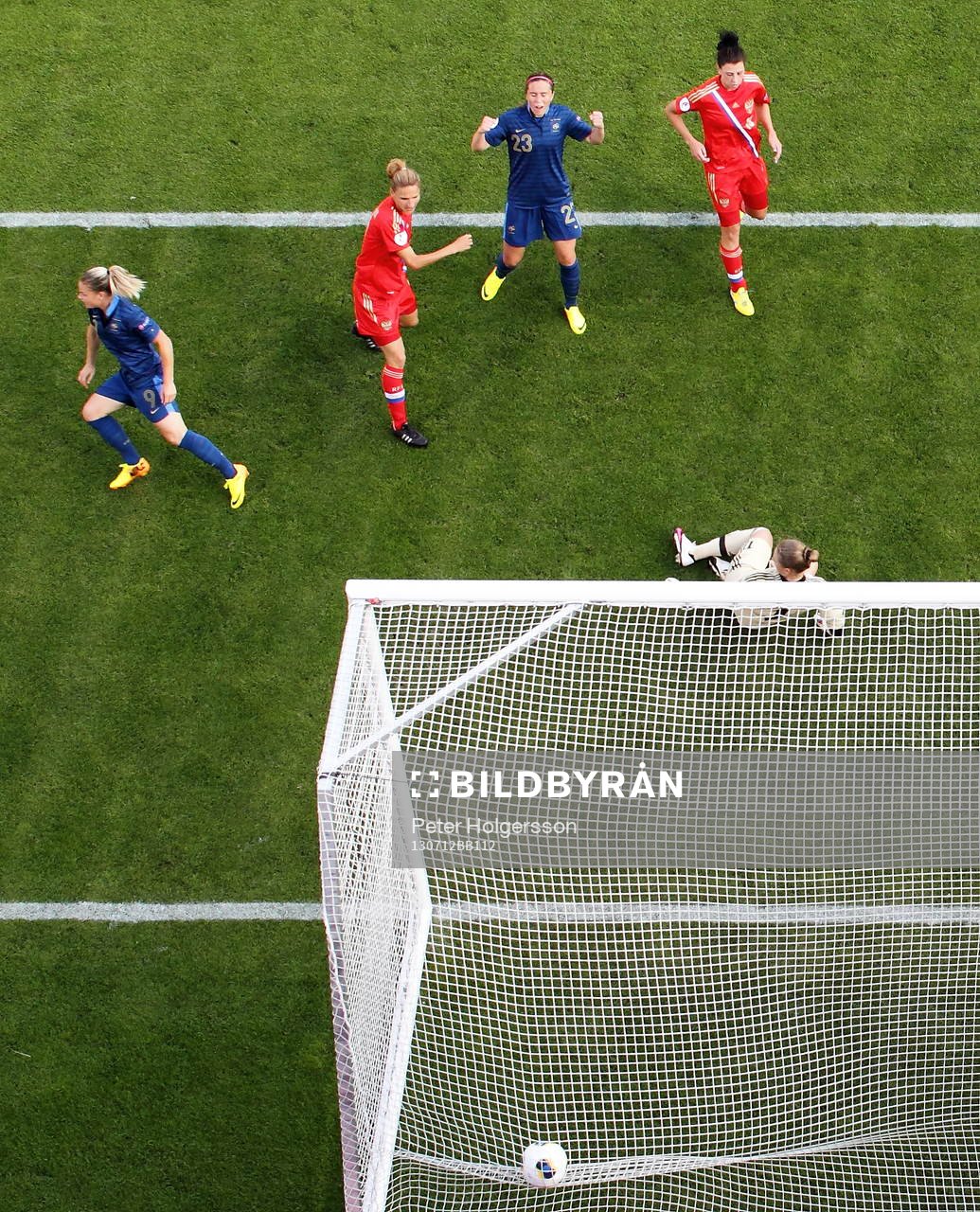 Mål 3-0 av Frankrikes Eugénie Le Sommer bakom Rysslands