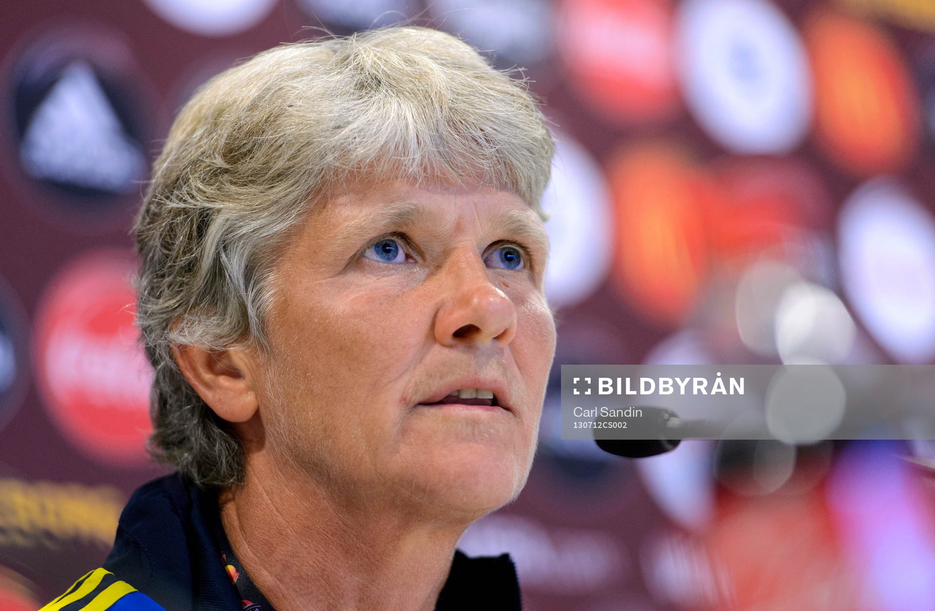 Sveriges förbundskapten Pia Sundhage svarar på frågor