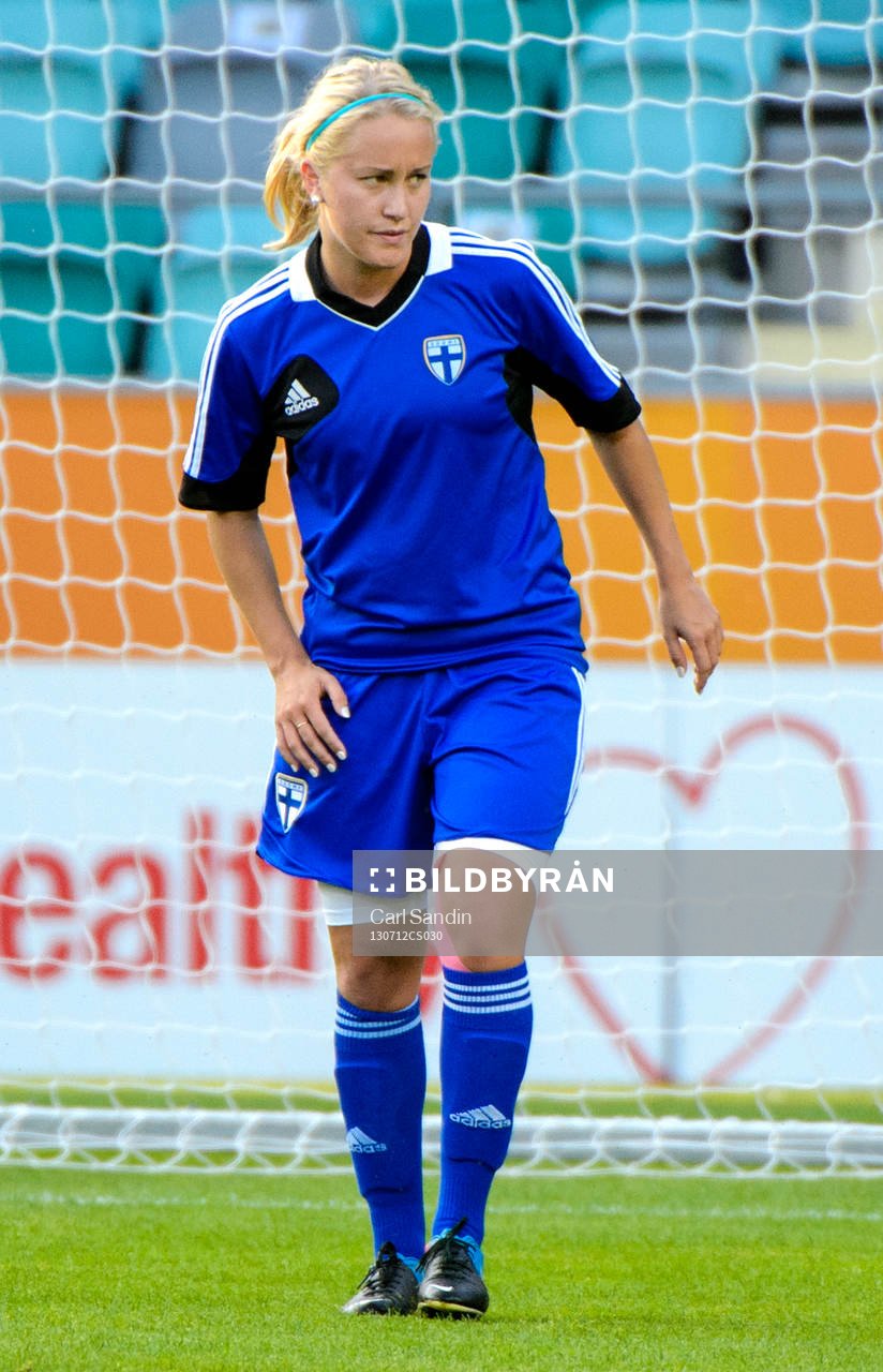 Finlands Annika Kukkonen fick ont