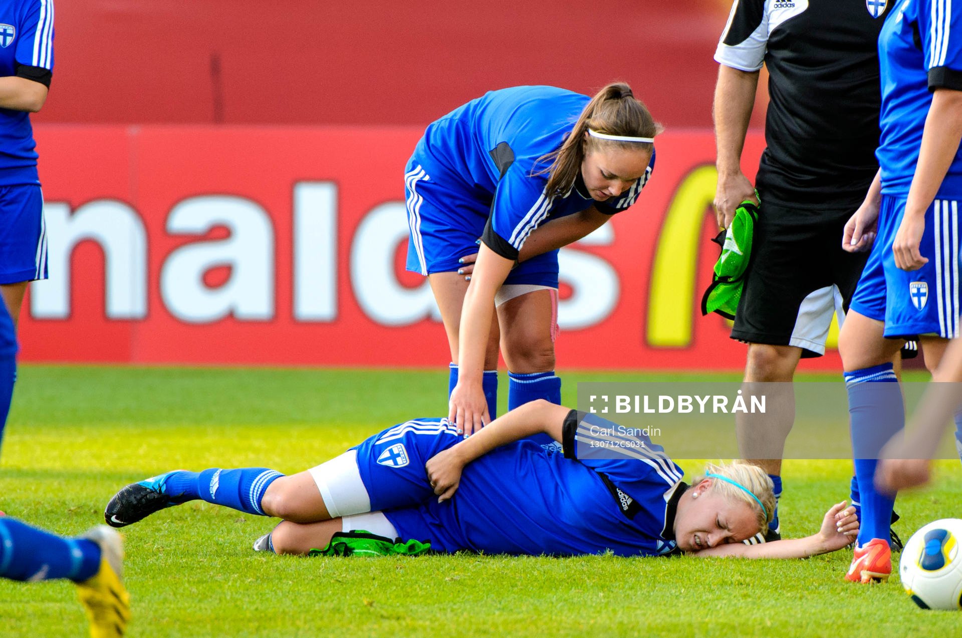 Finlands Annika Kukkonen fick ont
