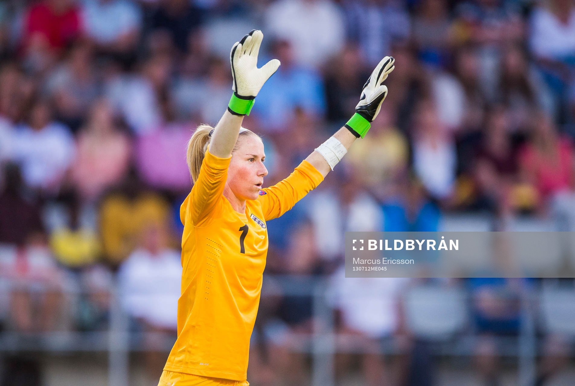 Englands målvakt Karen Bardsley  i matchen mellan England