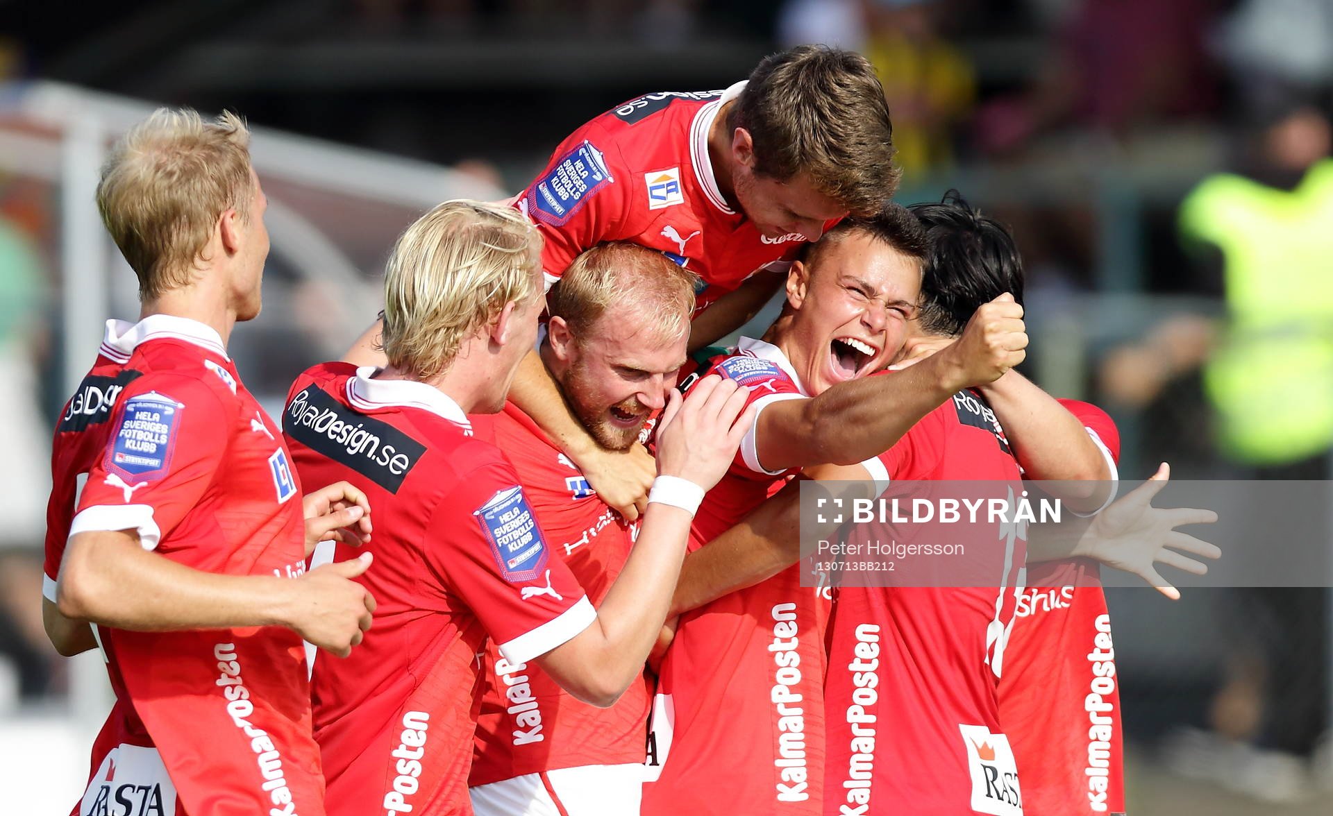 Jublande målgörare Kalmars Melker Hallberg i matchen mellan Häcken och Kalmar i Allsvenskan i fotboll den 13 juli 2013 i Göteborg.
