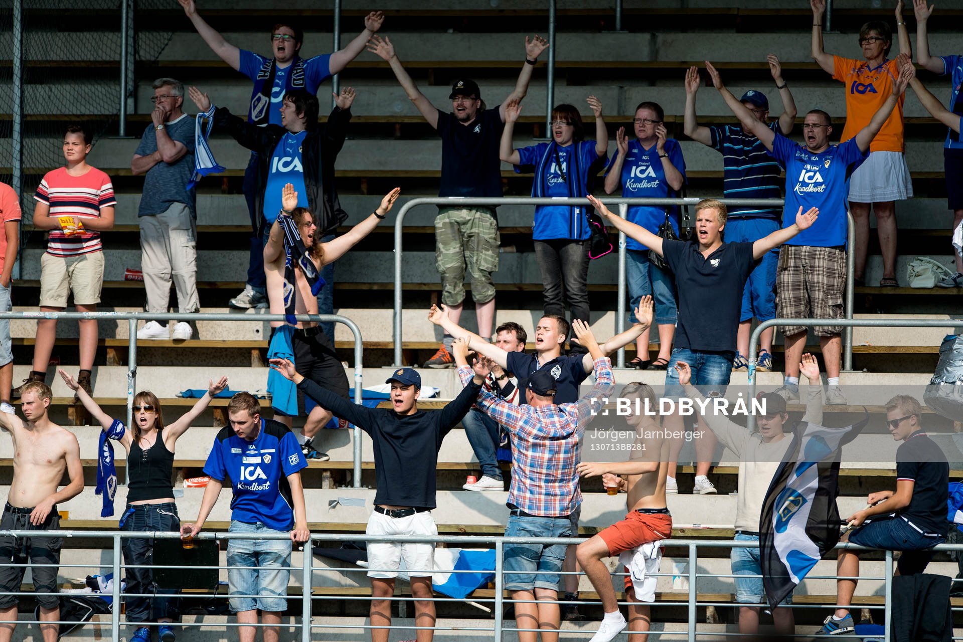 Tillresta Halmstadssupportrar i matchen mellan Elfsborg och