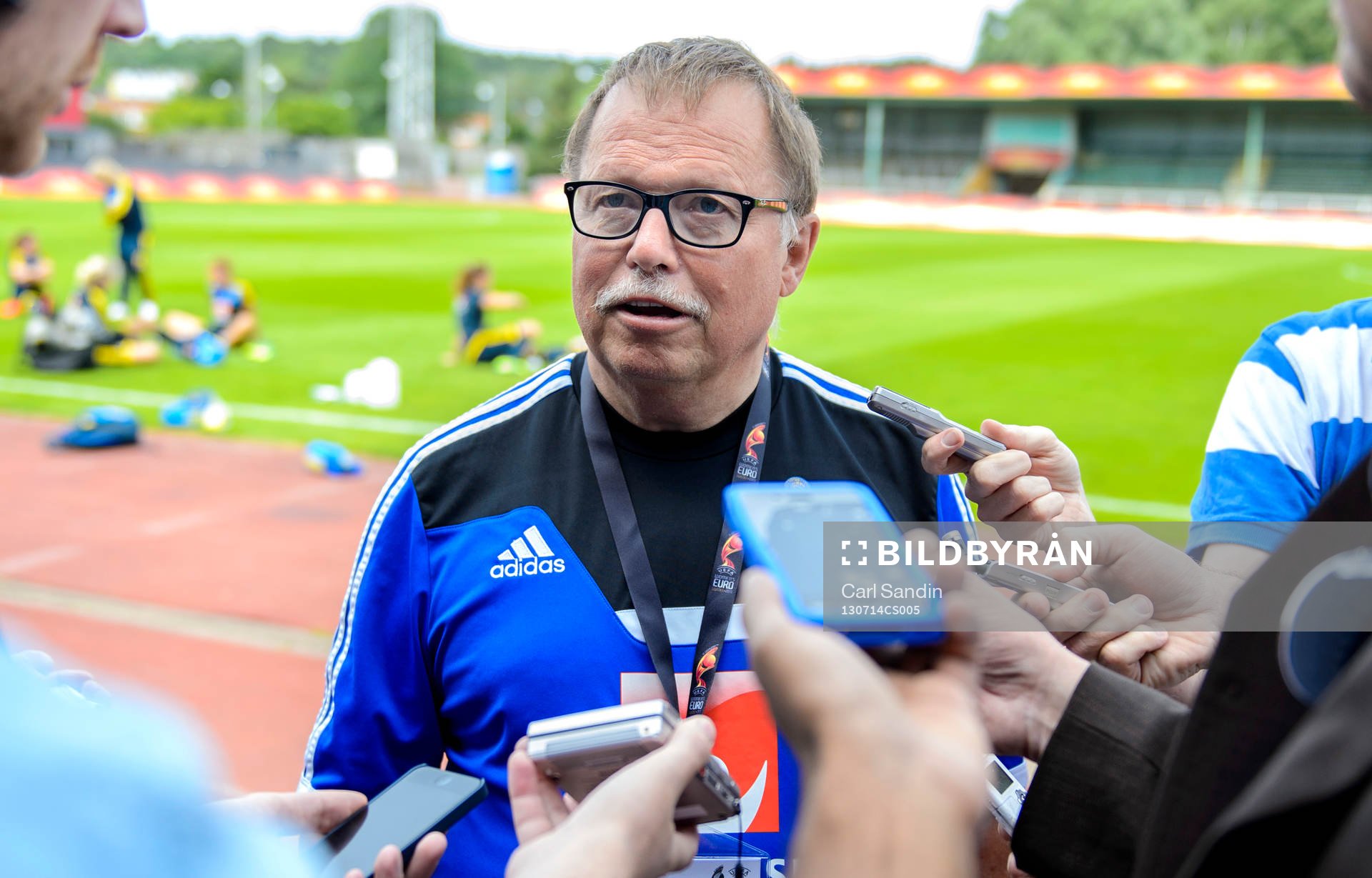 Sveriges  läkare Yelverton Tegner svarar på frågor
