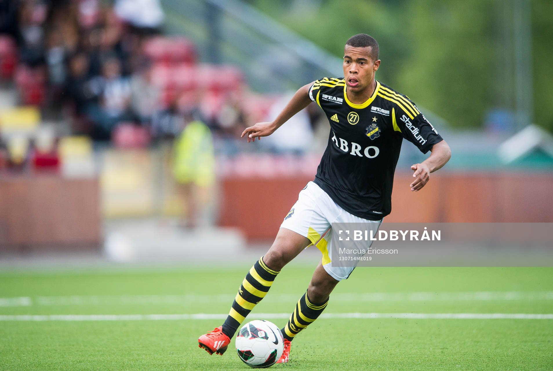 s Robin Quaison i