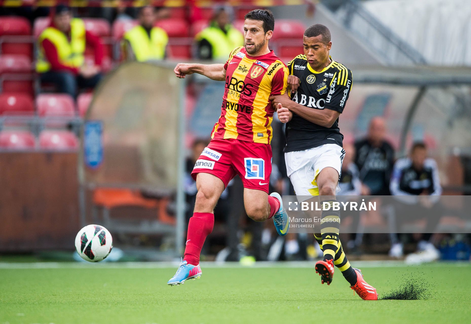 s Robin Quaison  i