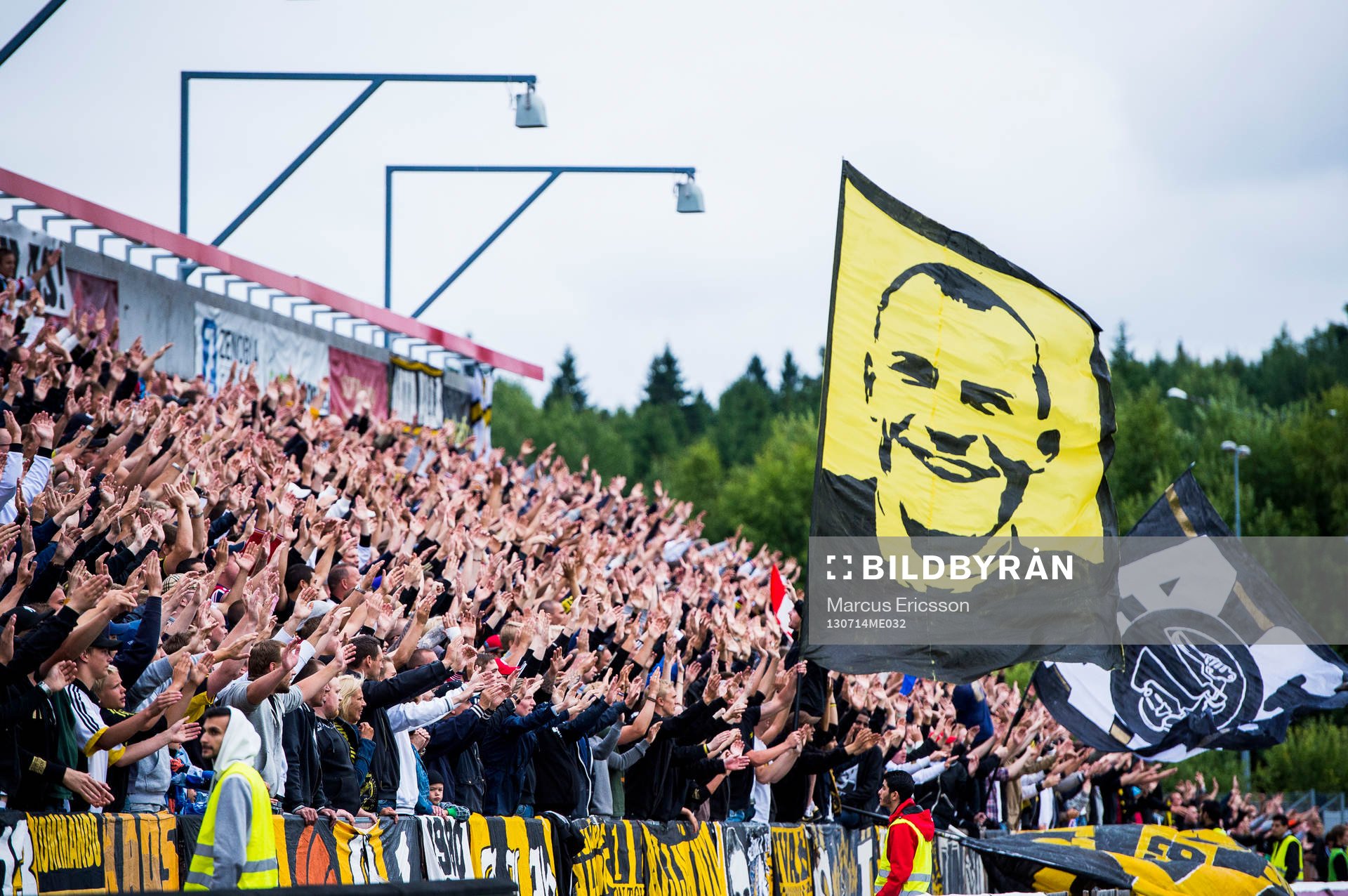 s supportrar hedrar Ivan Turina i