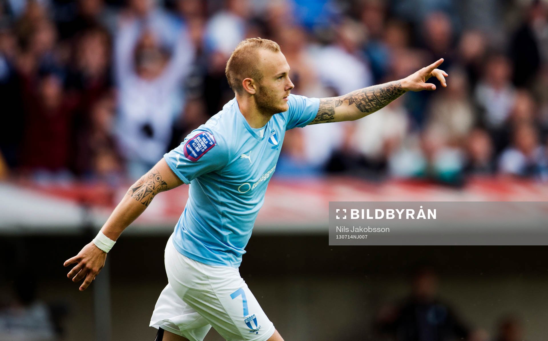 Malmö FFs Magnus Eriksson har gjort 2-0 och jublar
