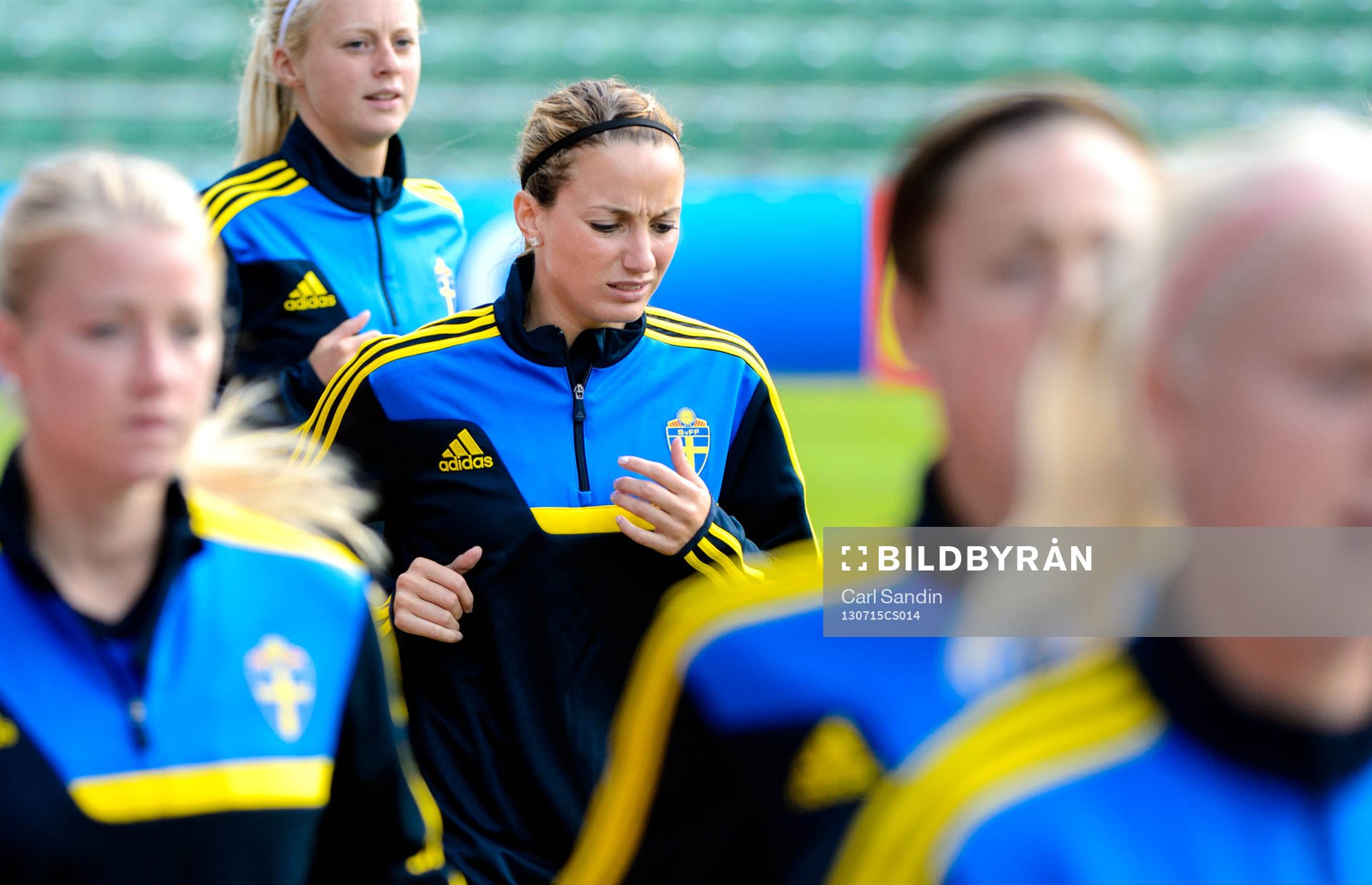 Sveriges Kosovare Asllani är med och värmer upp