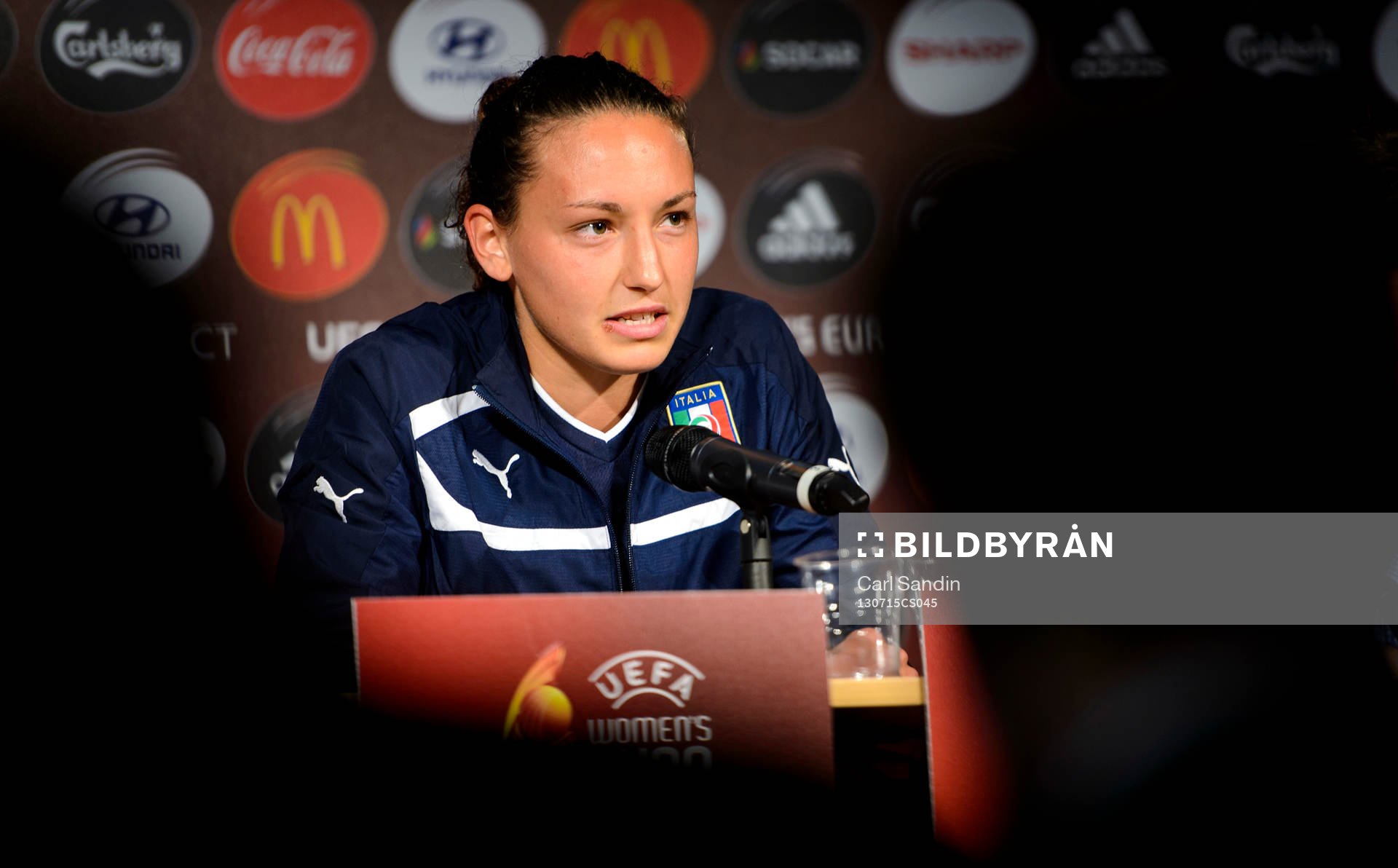 Italiens Ilaria Mauro svarar på frågor